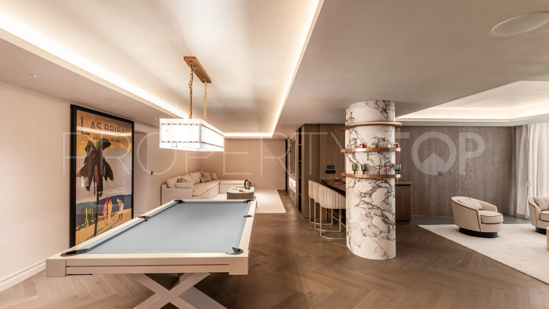 Buy villa in Las Brisas with 5 bedrooms