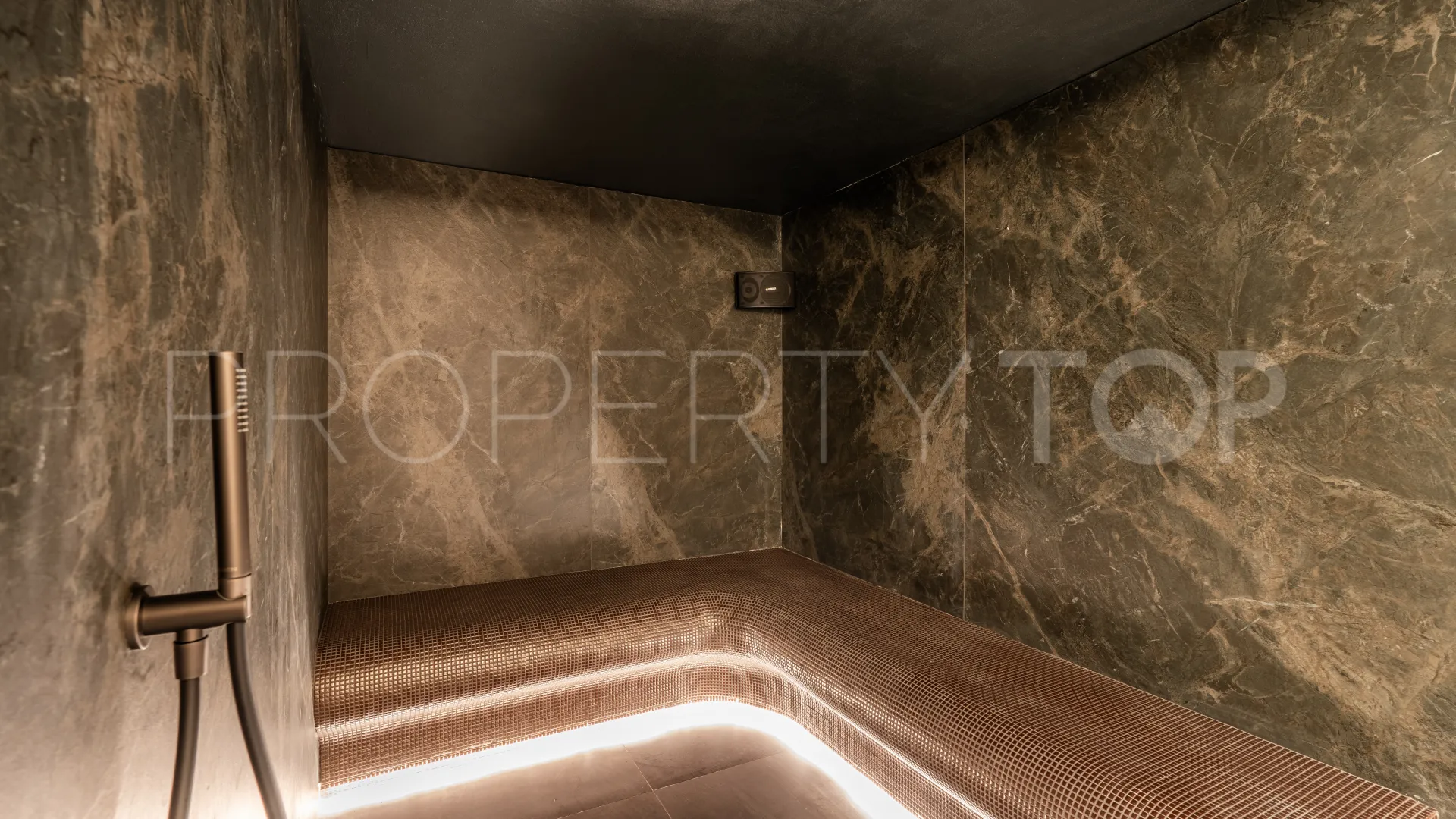 Buy villa in Las Brisas with 5 bedrooms