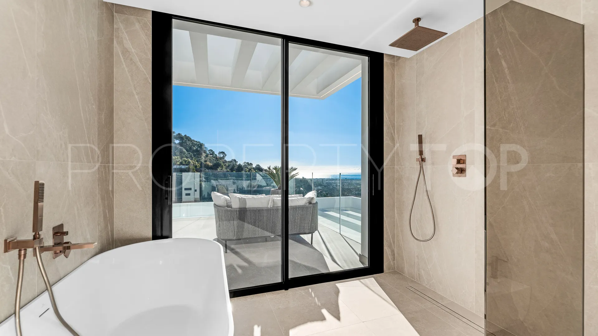 For sale 6 bedrooms villa in El Madroñal