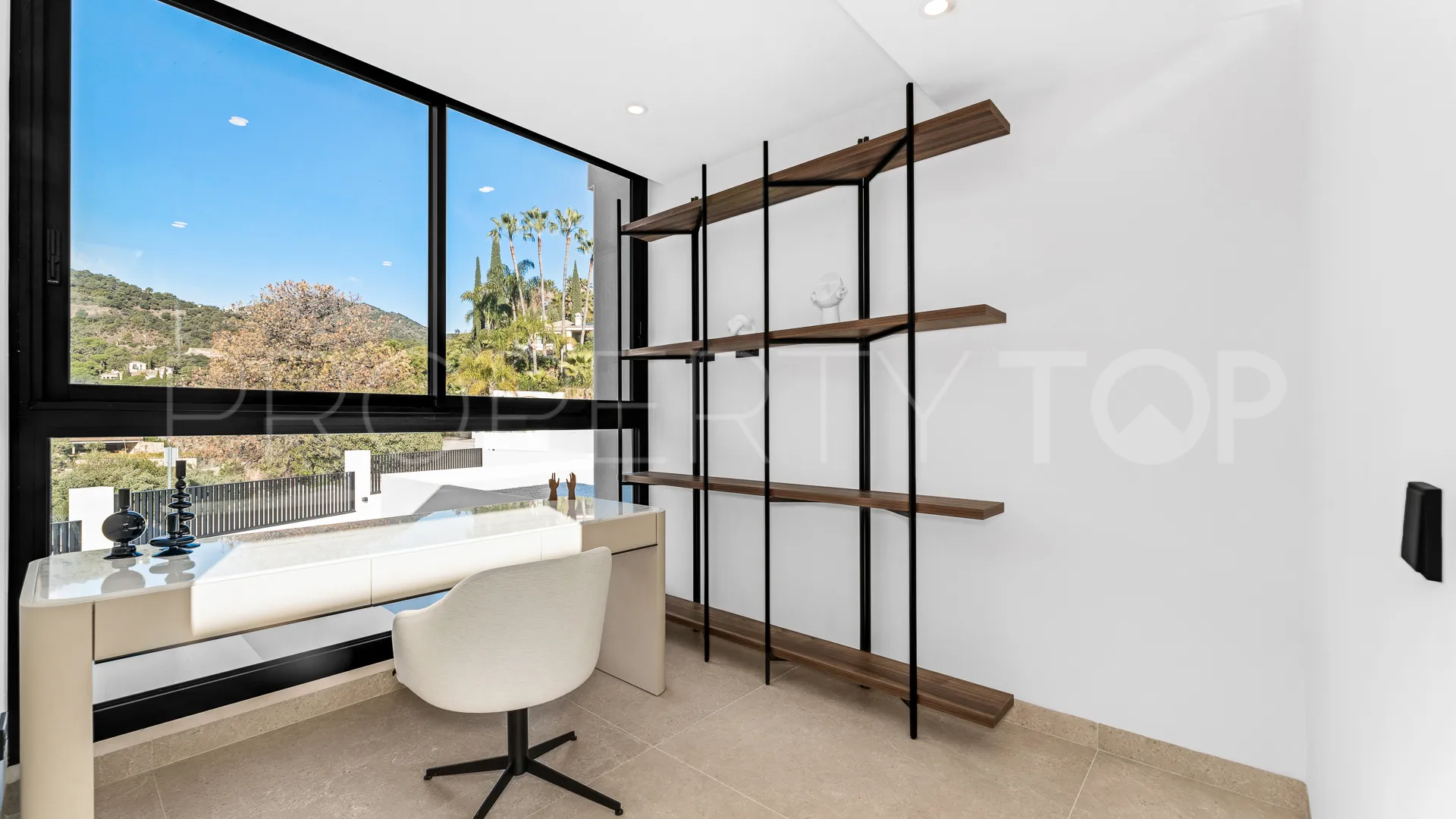 For sale 6 bedrooms villa in El Madroñal