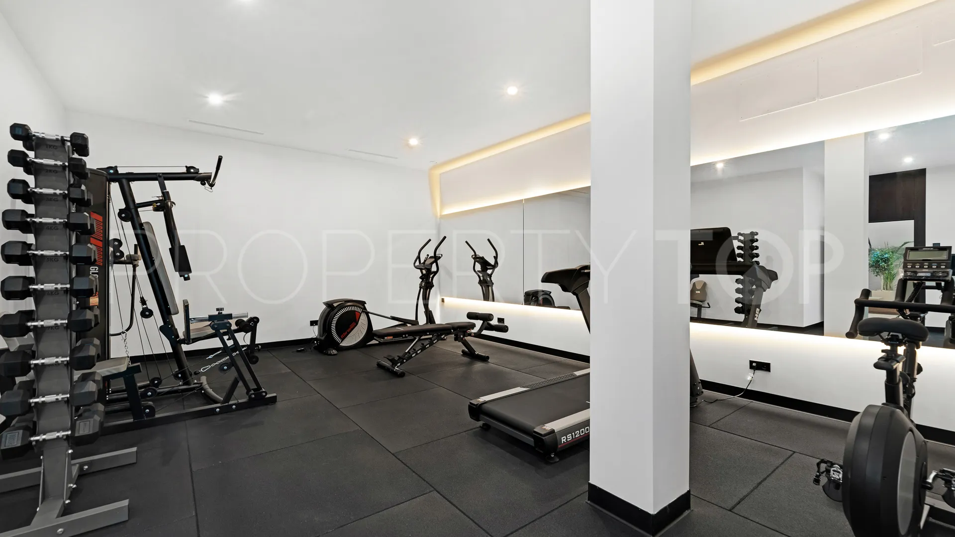 For sale 6 bedrooms villa in El Madroñal
