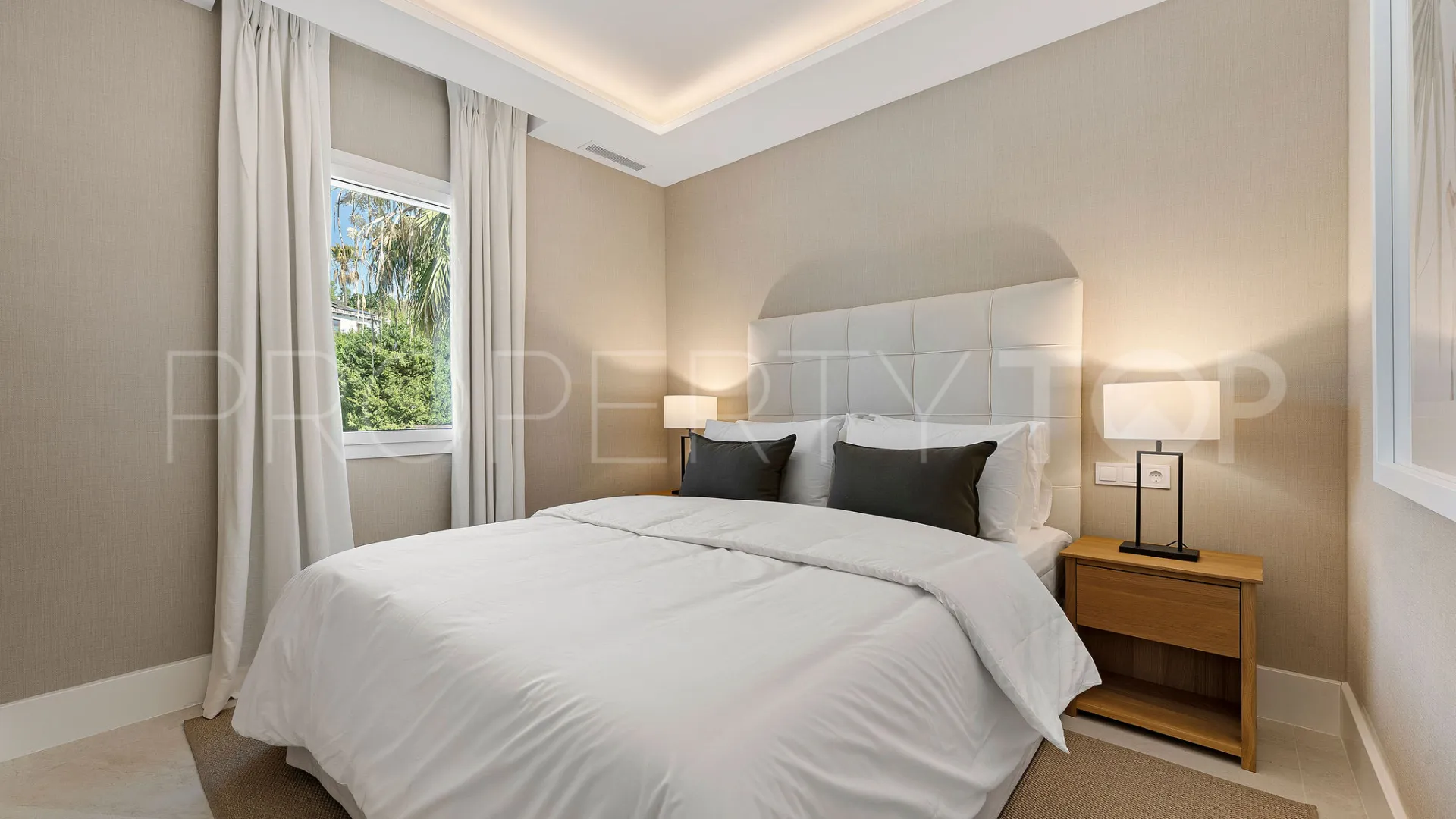 Town house for sale in La Quinta Golf