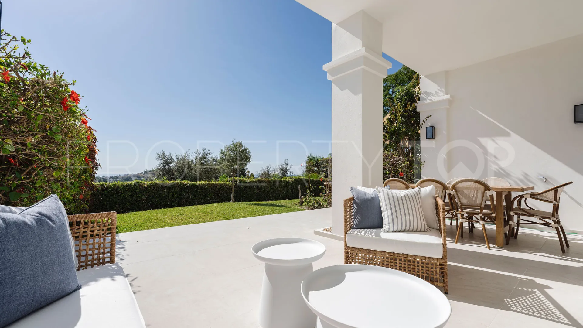 Town house for sale in La Quinta Golf