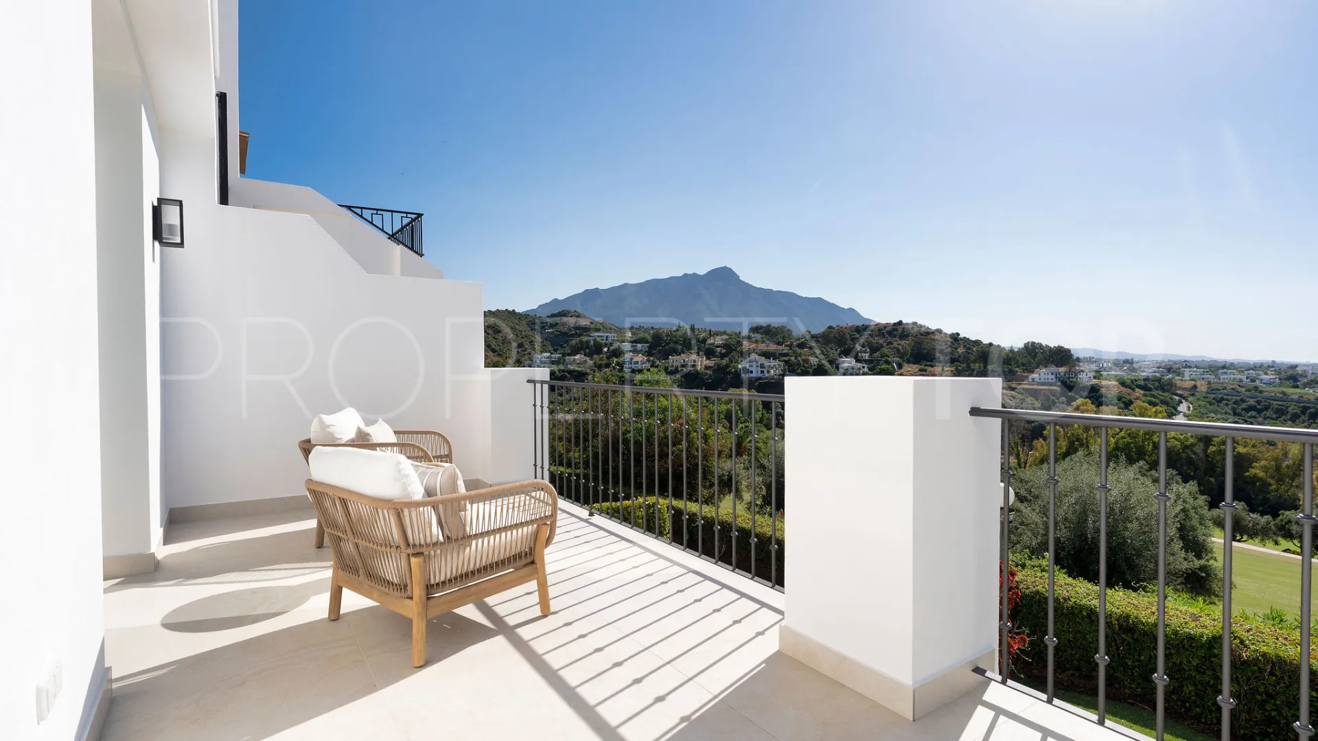Town house for sale in La Quinta Golf