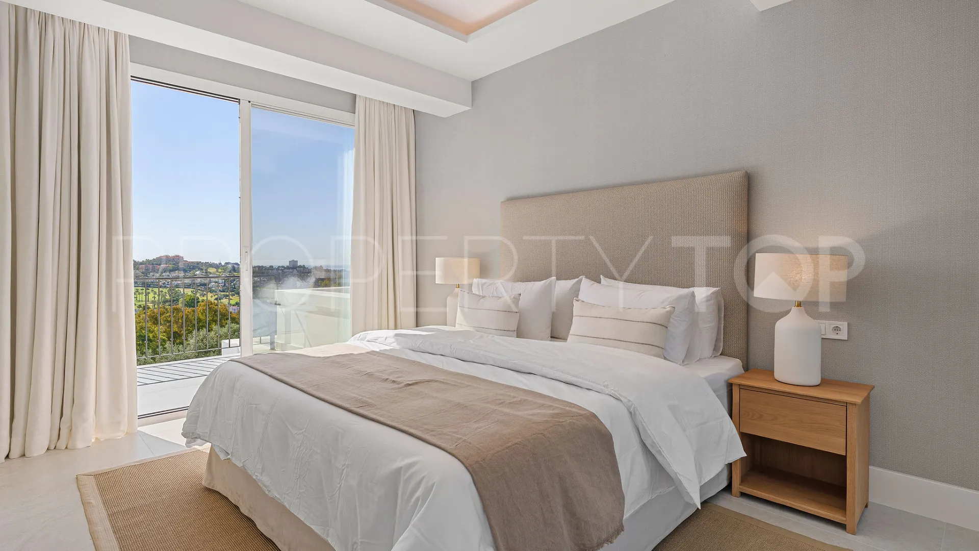 Town house for sale in La Quinta Golf