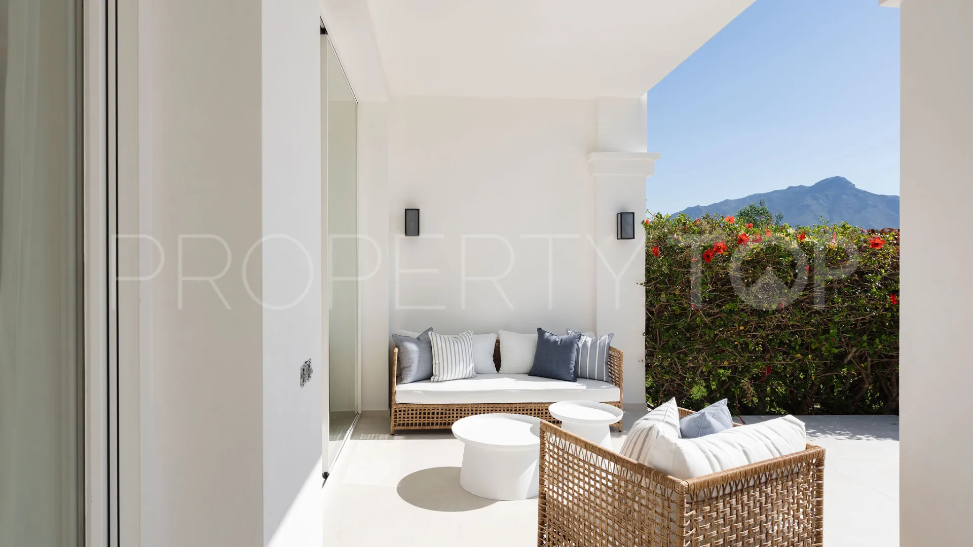 Town house for sale in La Quinta Golf