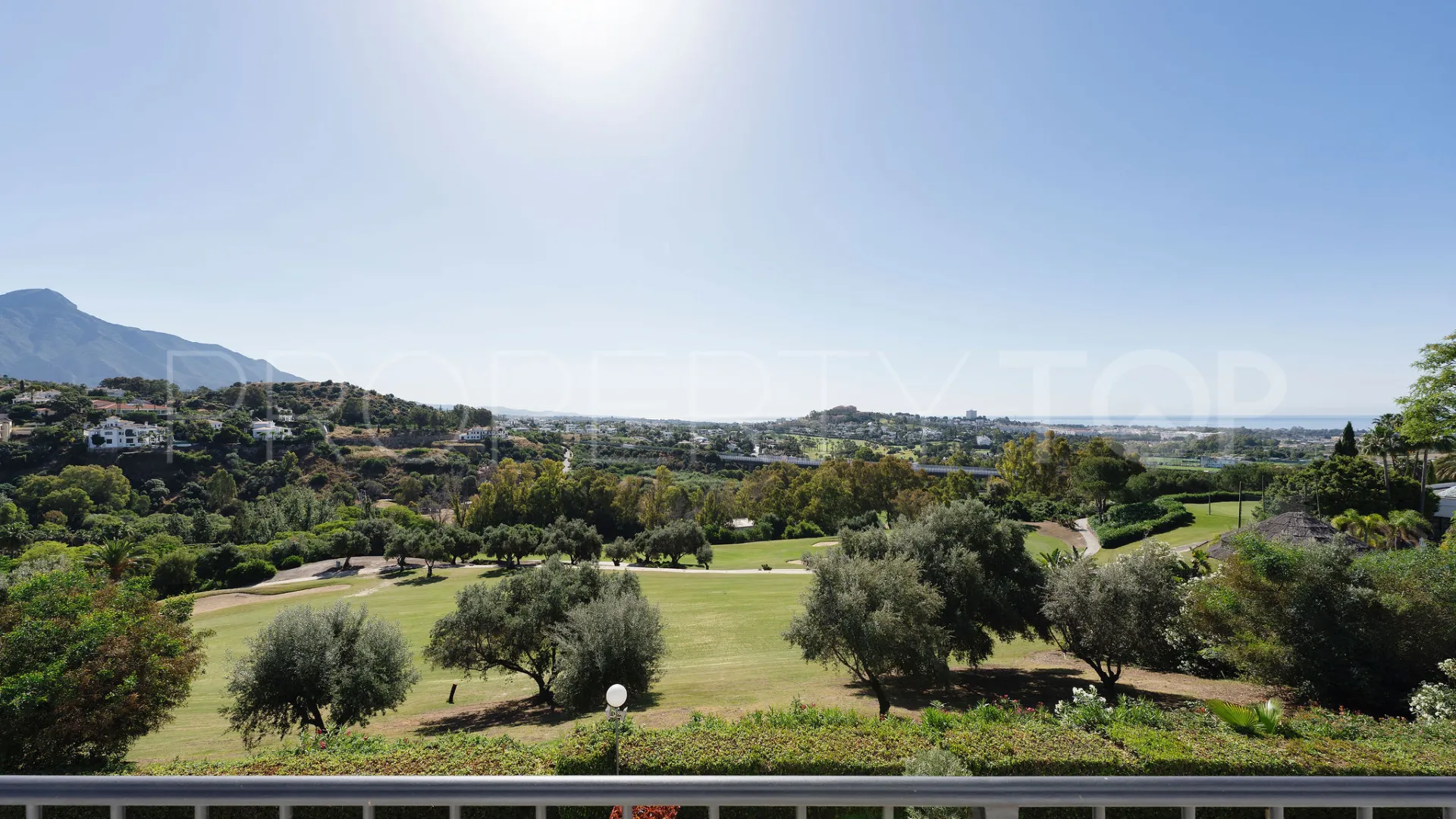 Town house for sale in La Quinta Golf
