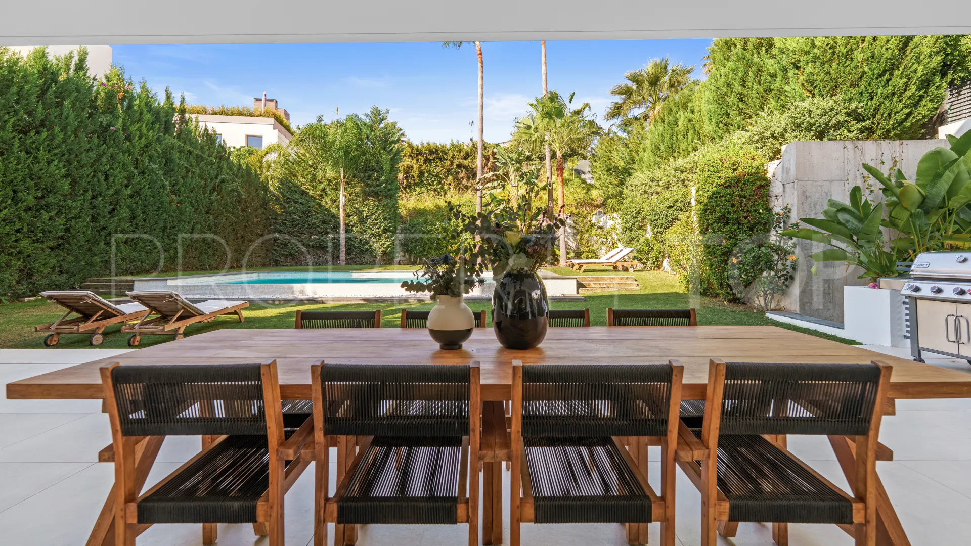 Nueva Andalucia, villa a la venta de 5 dormitorios