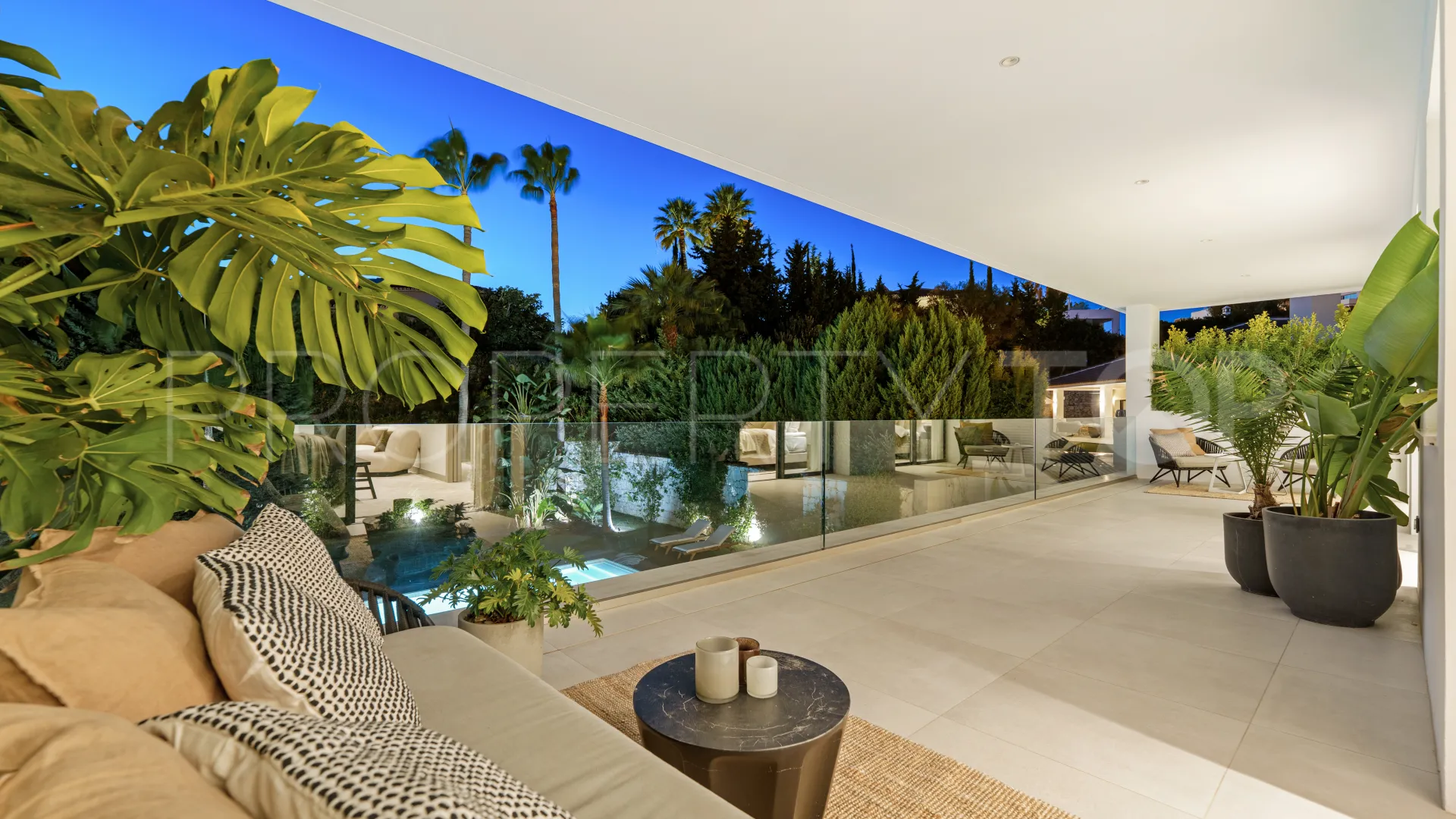 Nueva Andalucia, villa a la venta de 5 dormitorios