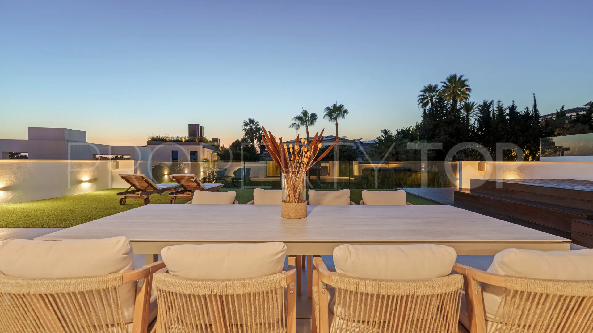 Nueva Andalucia, villa a la venta de 5 dormitorios