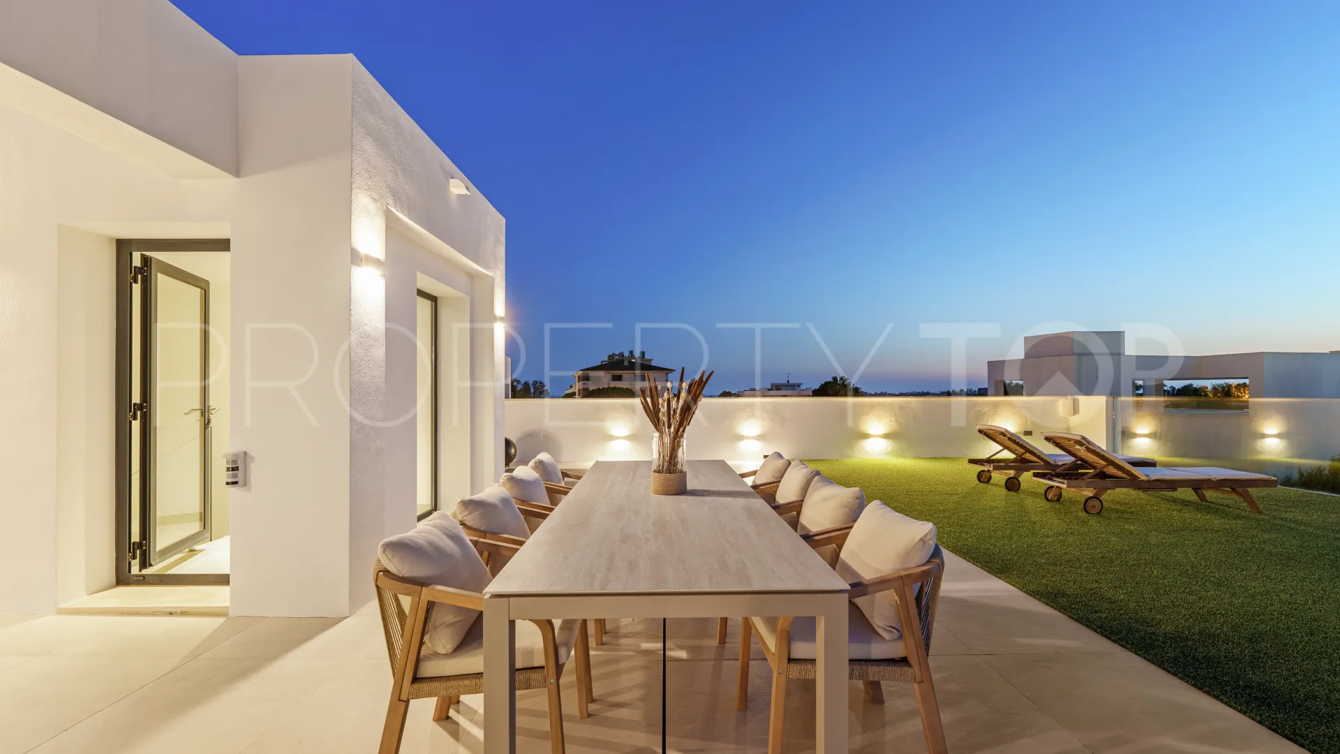 Nueva Andalucia, villa a la venta de 5 dormitorios