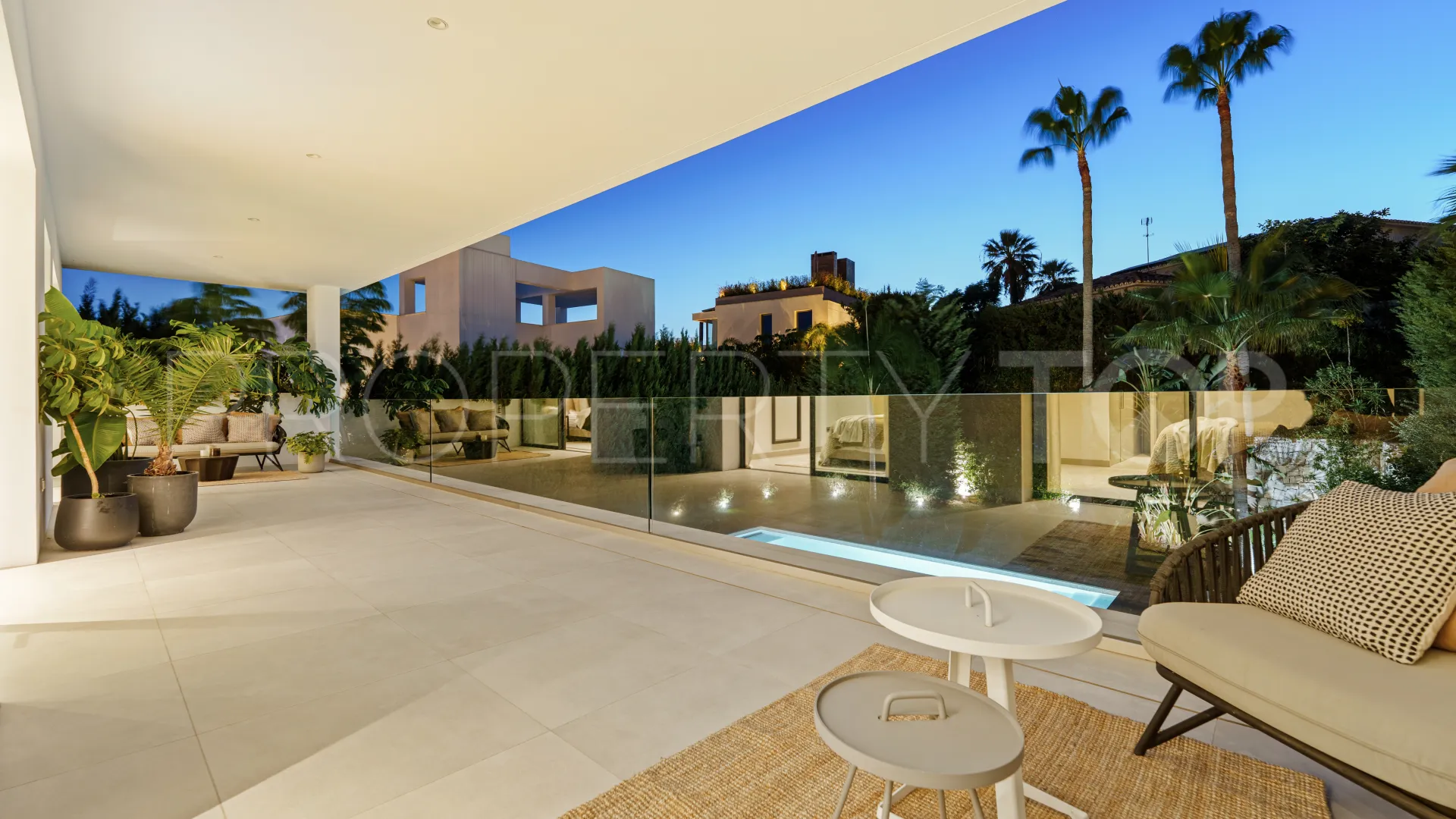 Nueva Andalucia, villa a la venta de 5 dormitorios