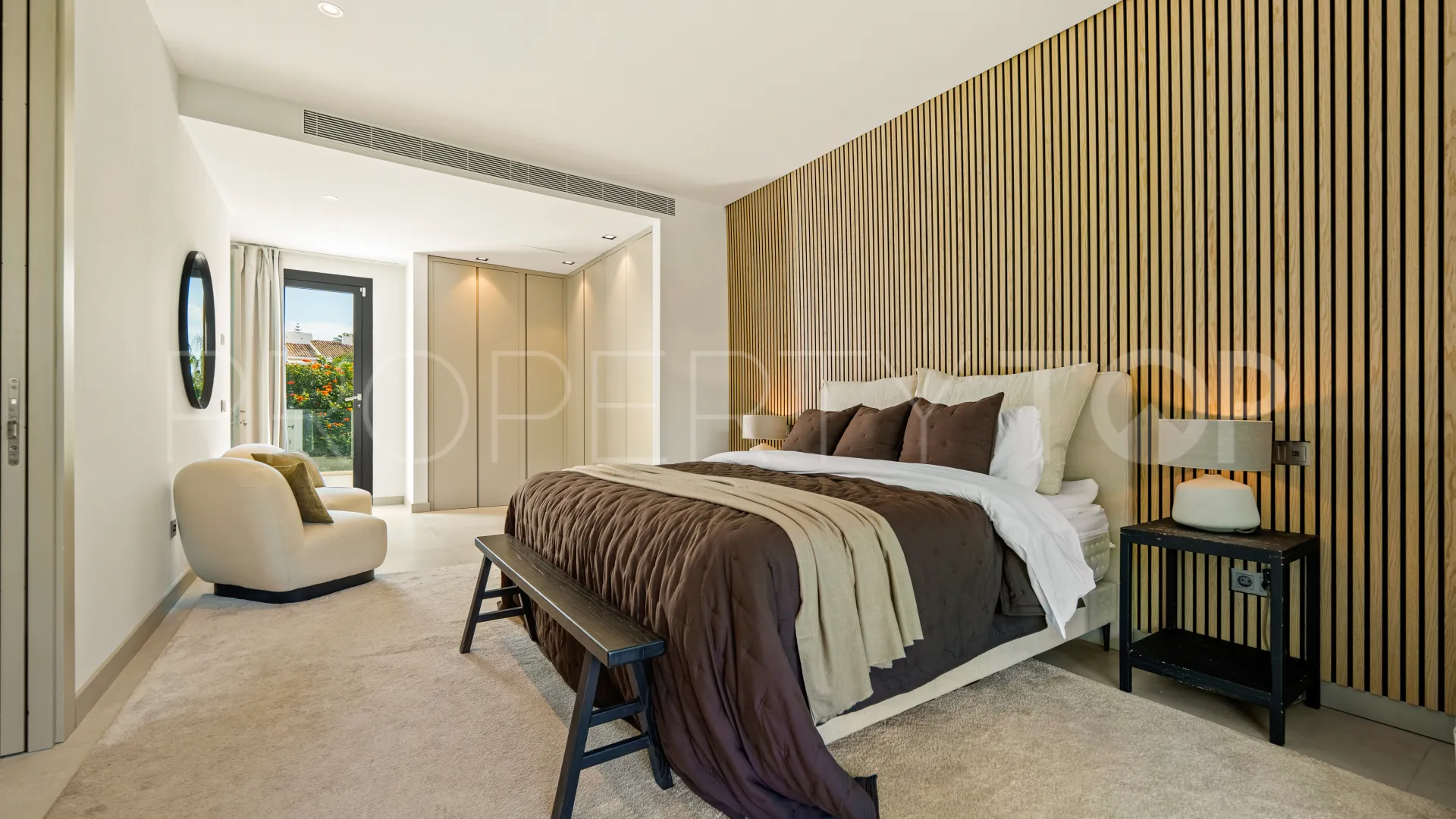 Nueva Andalucia, villa a la venta de 5 dormitorios