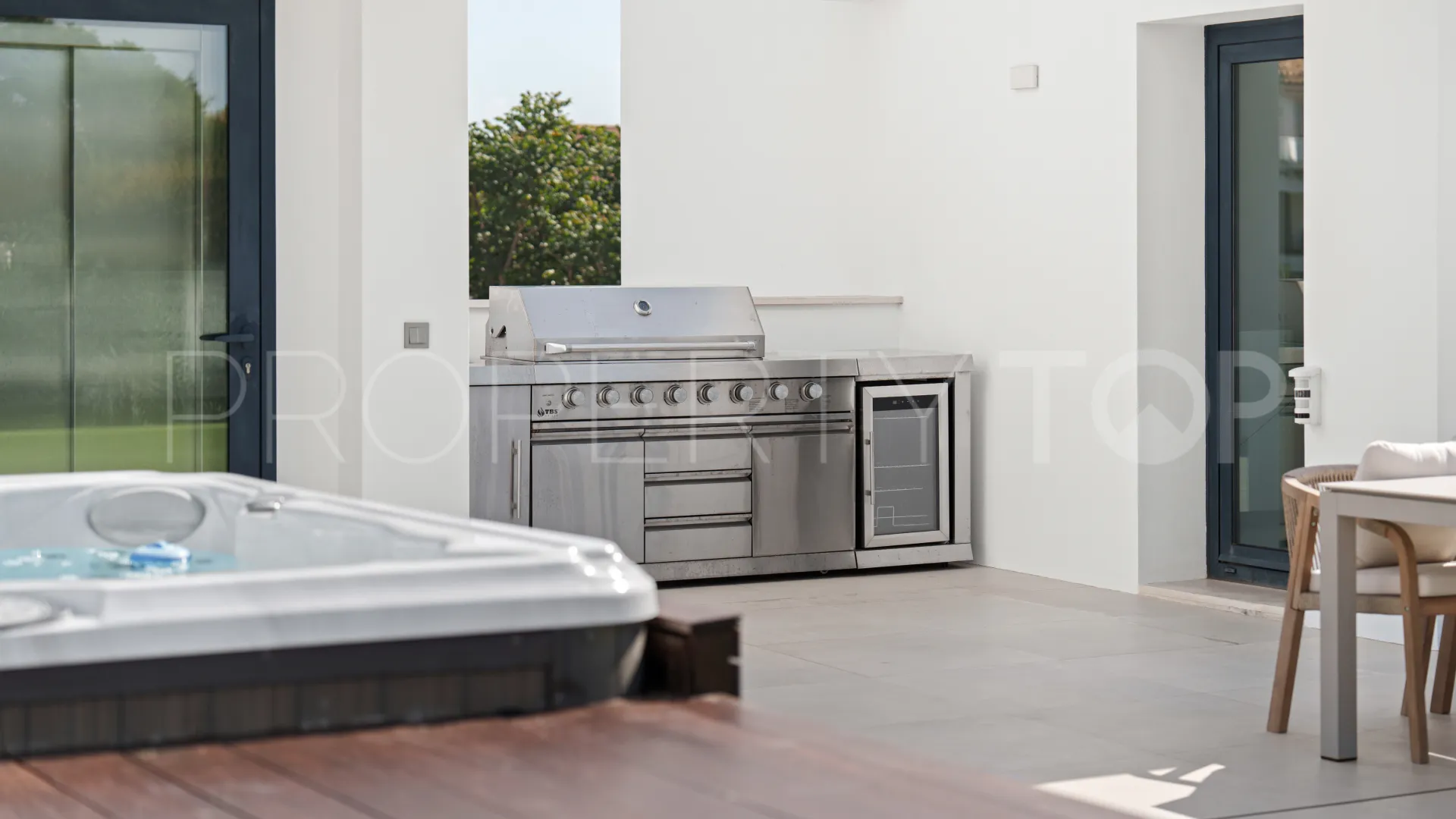Nueva Andalucia, villa a la venta de 5 dormitorios