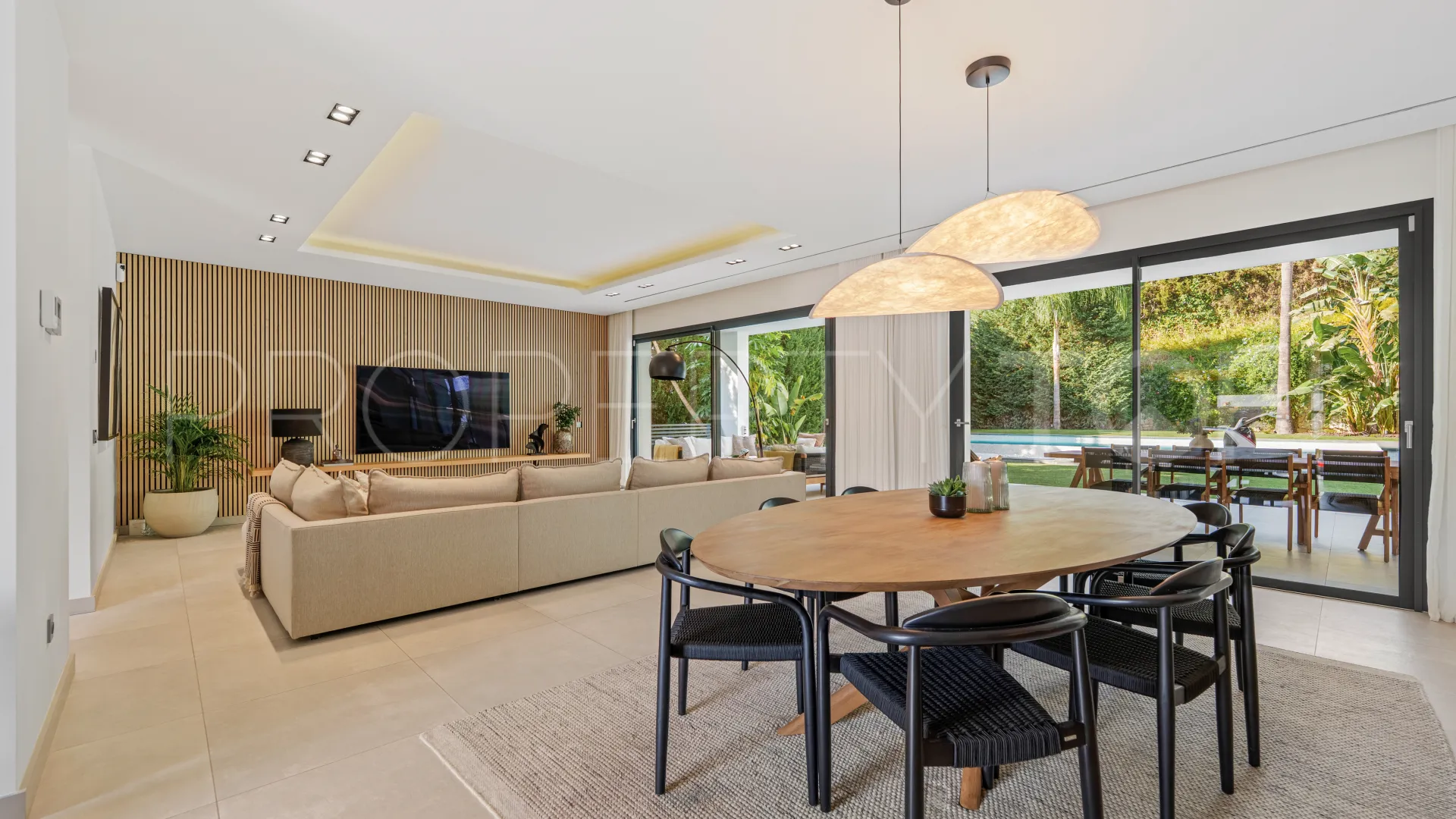 Nueva Andalucia, villa a la venta de 5 dormitorios