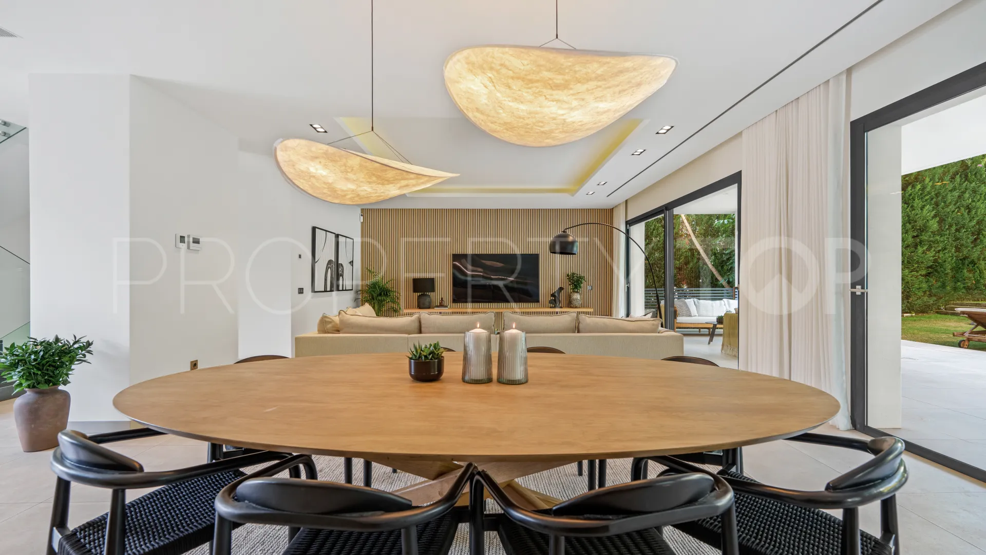 Nueva Andalucia, villa a la venta de 5 dormitorios