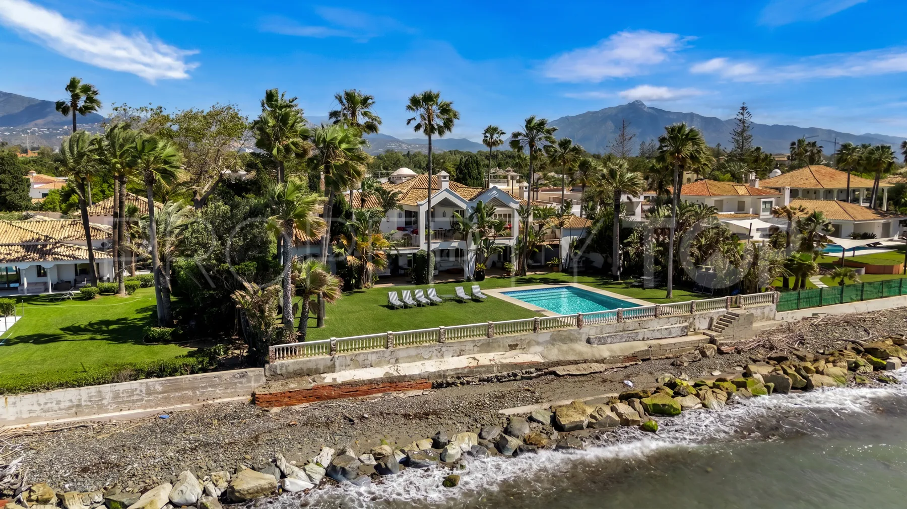Guadalmina Baja, villa en venta con 7 dormitorios