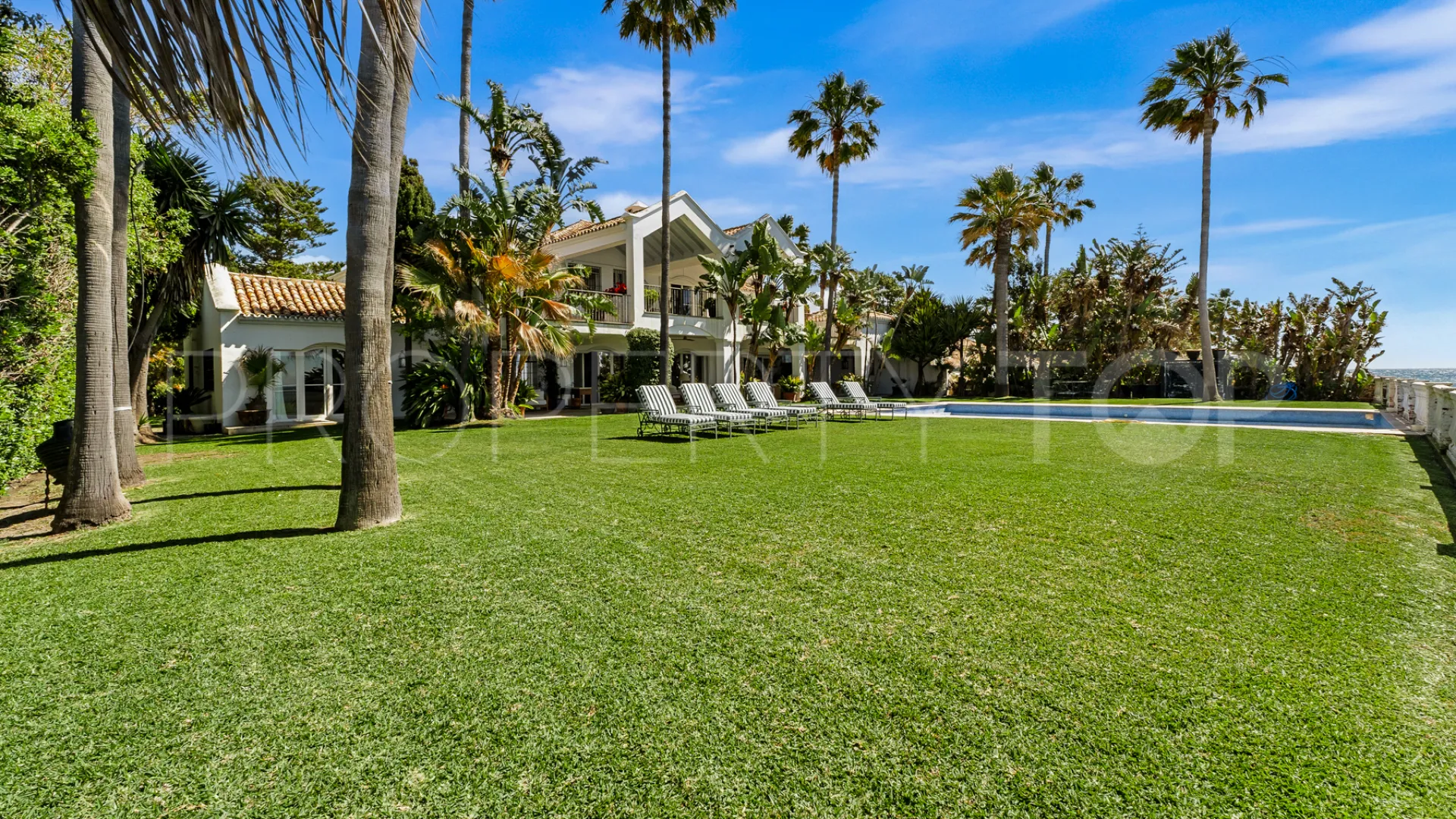Guadalmina Baja, villa en venta con 7 dormitorios
