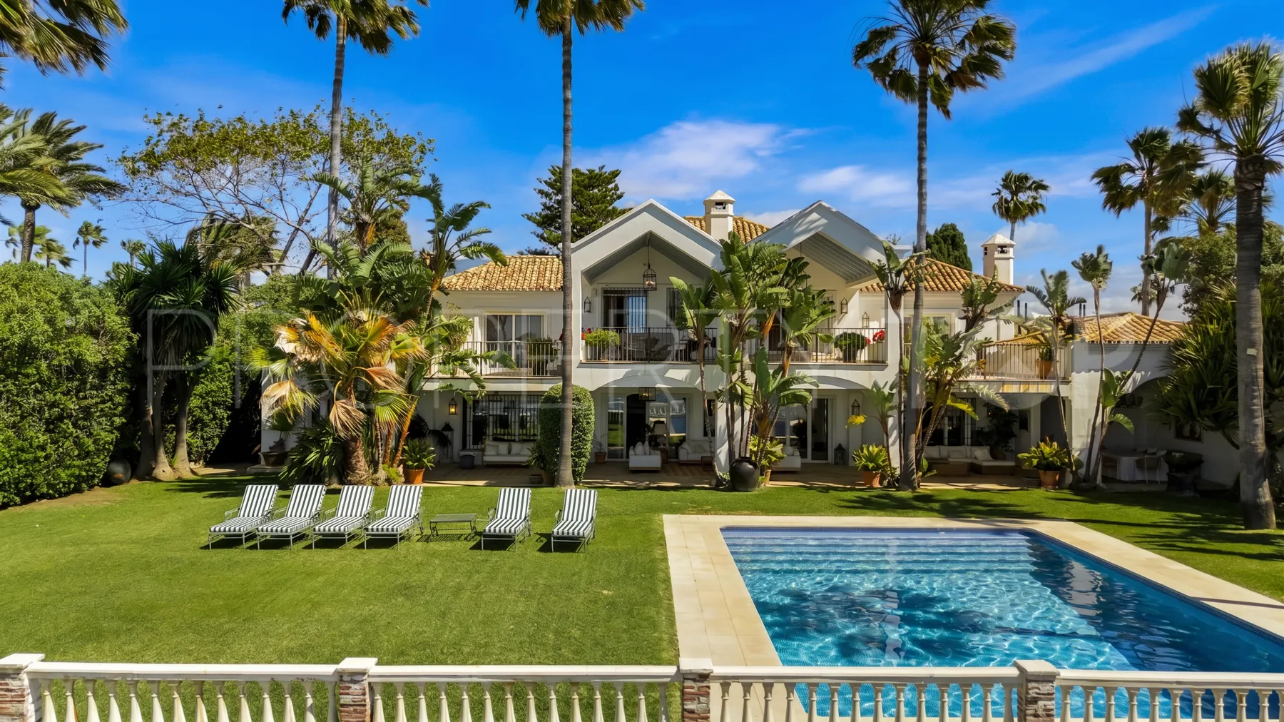 Guadalmina Baja, villa en venta con 7 dormitorios