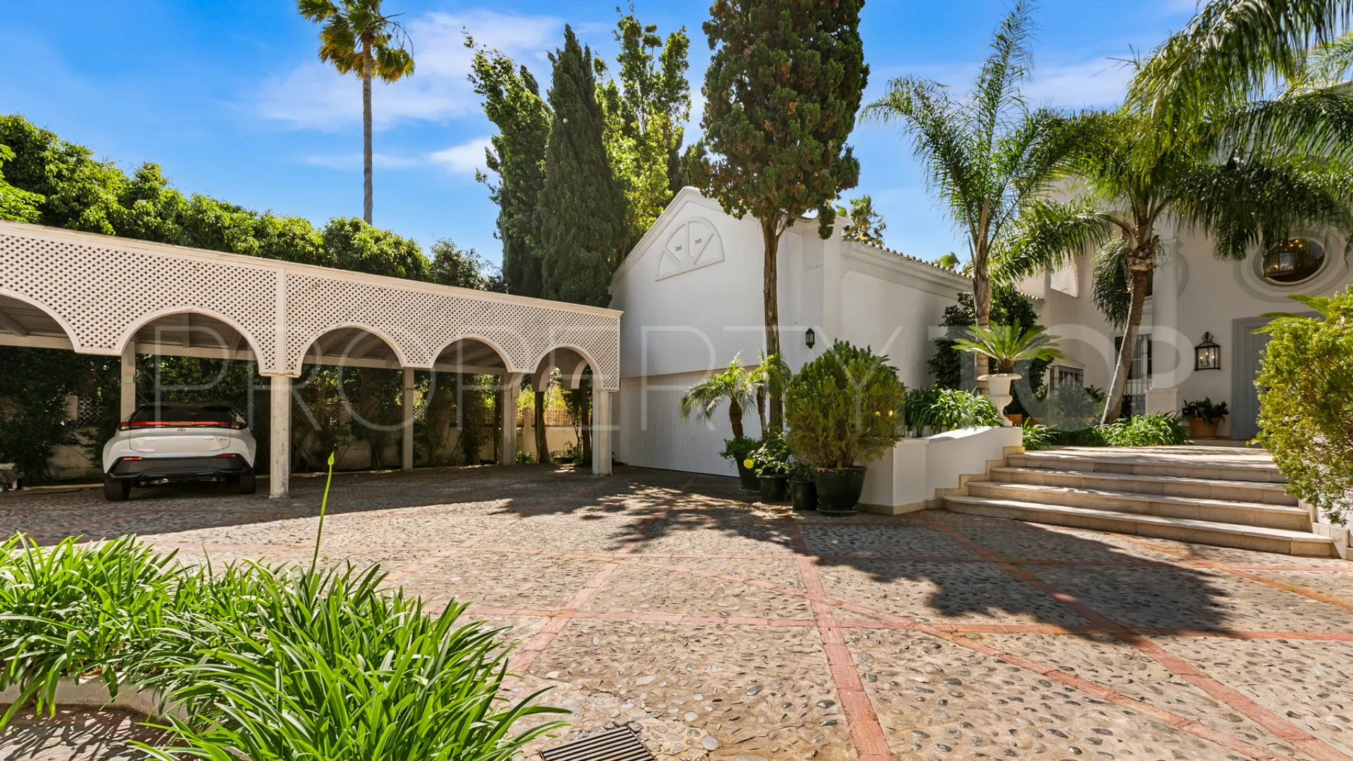 Guadalmina Baja, villa en venta con 7 dormitorios
