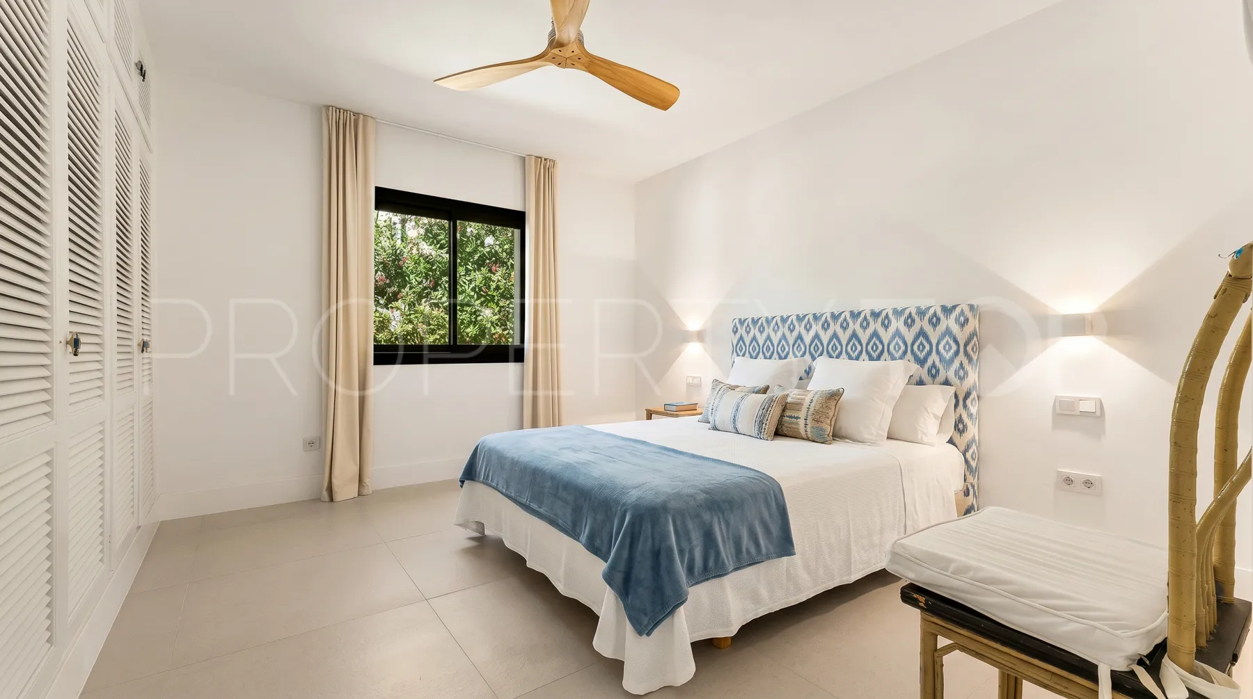 Comprar villa en Guadalmina Baja con 9 dormitorios