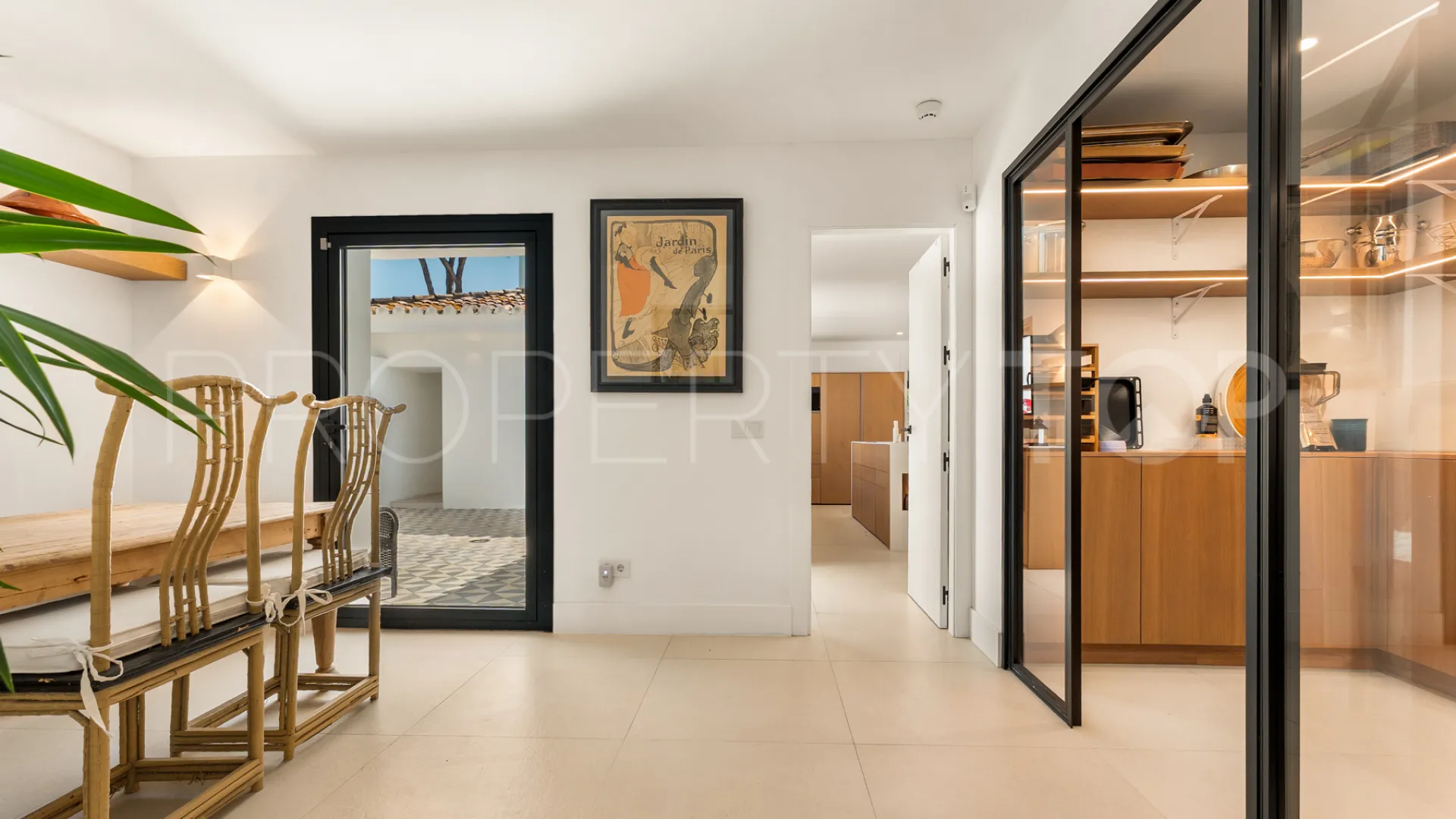 Comprar villa en Guadalmina Baja con 9 dormitorios