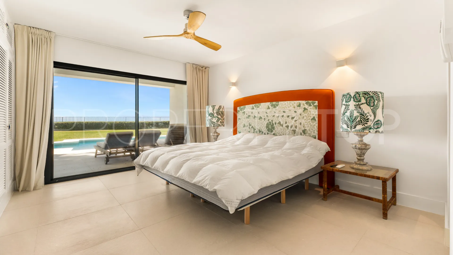 Comprar villa en Guadalmina Baja con 9 dormitorios