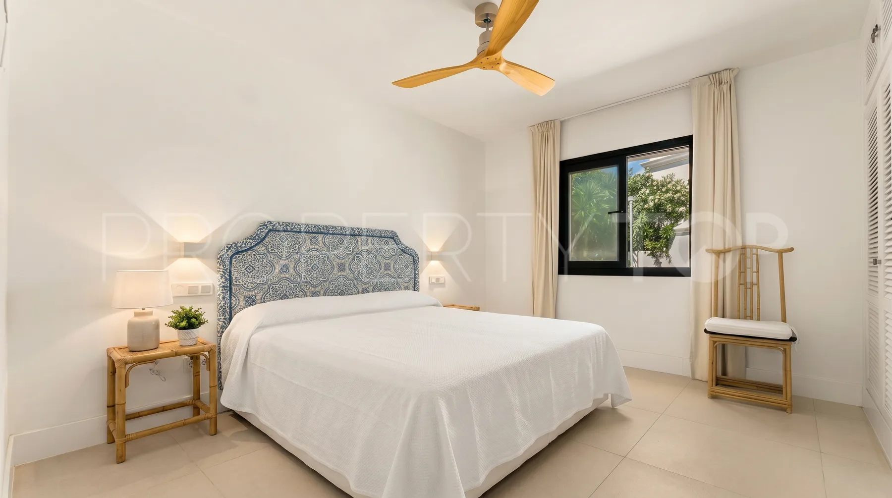 Comprar villa en Guadalmina Baja con 9 dormitorios