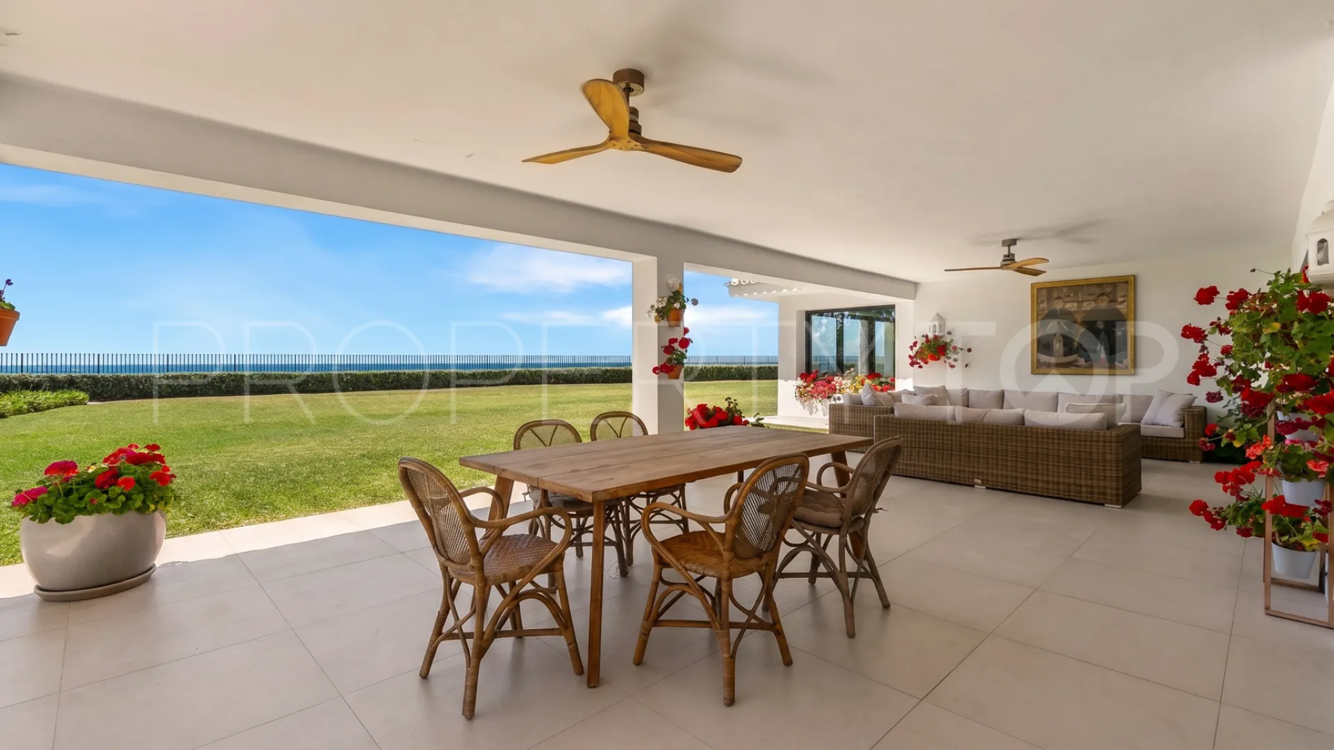 Comprar villa en Guadalmina Baja con 9 dormitorios