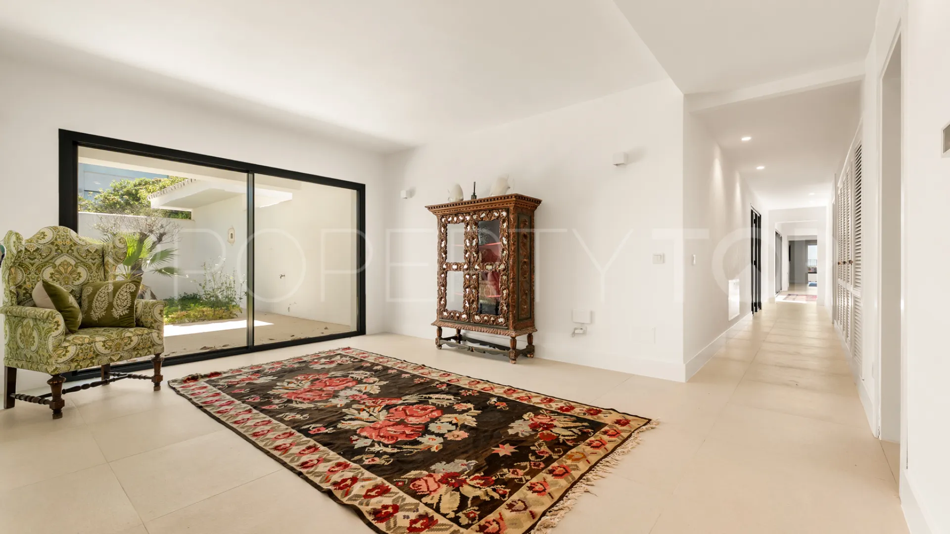 Comprar villa en Guadalmina Baja con 9 dormitorios