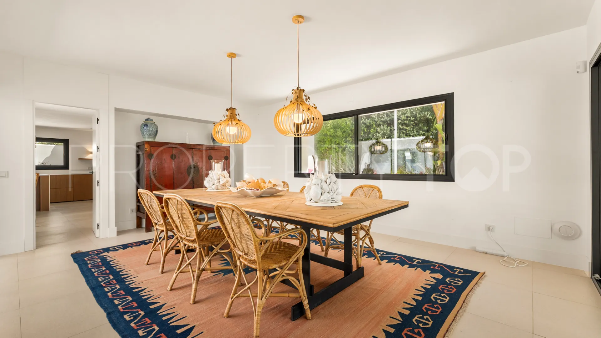 Comprar villa en Guadalmina Baja con 9 dormitorios