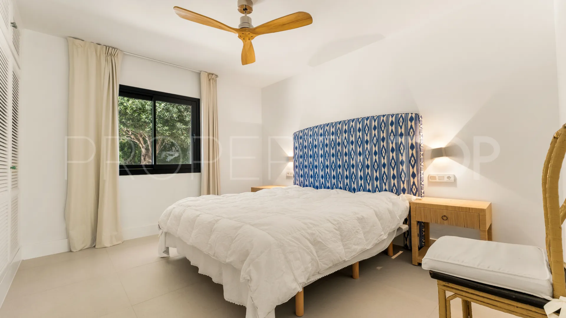 Comprar villa en Guadalmina Baja con 9 dormitorios