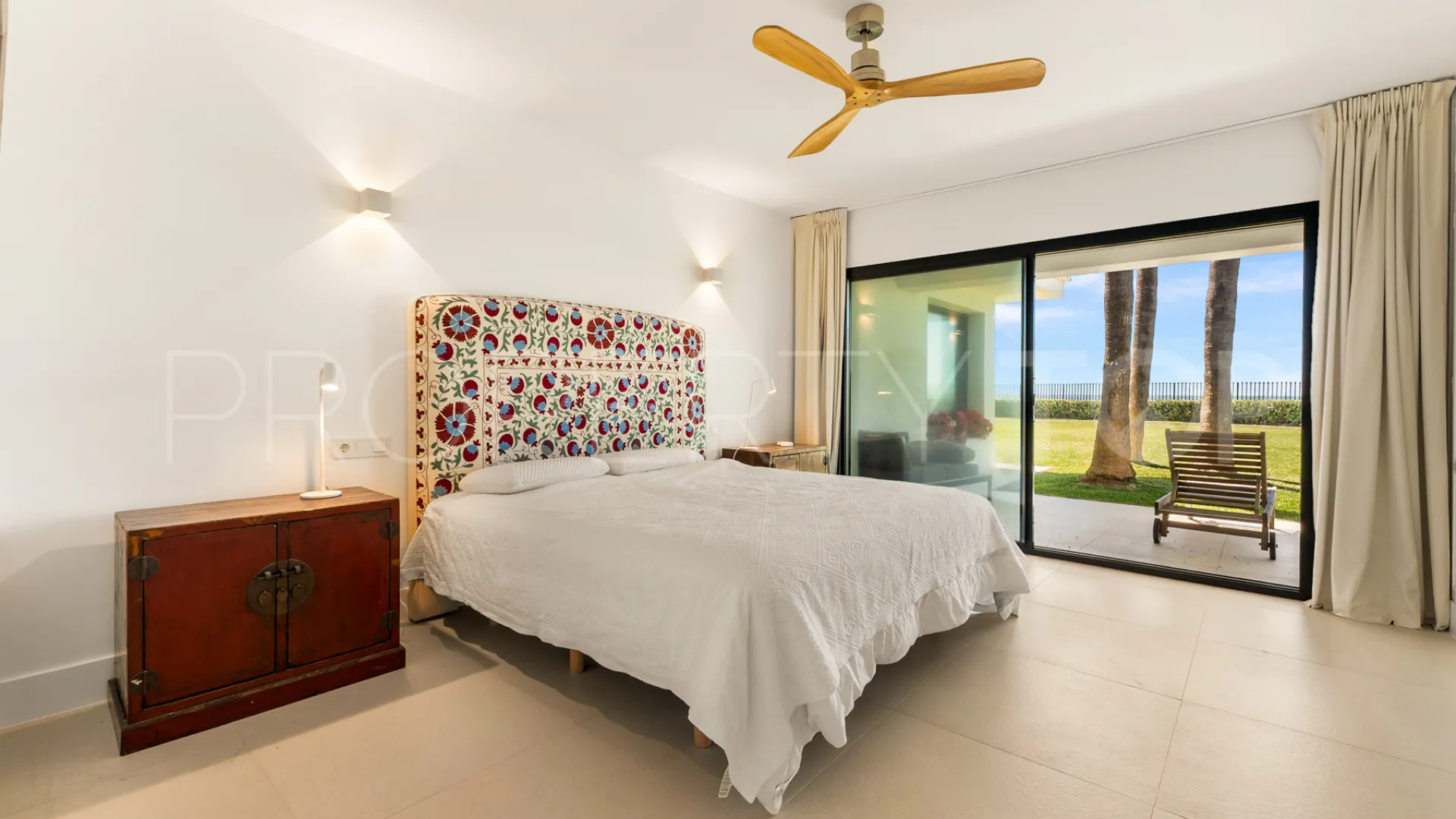 Comprar villa en Guadalmina Baja con 9 dormitorios