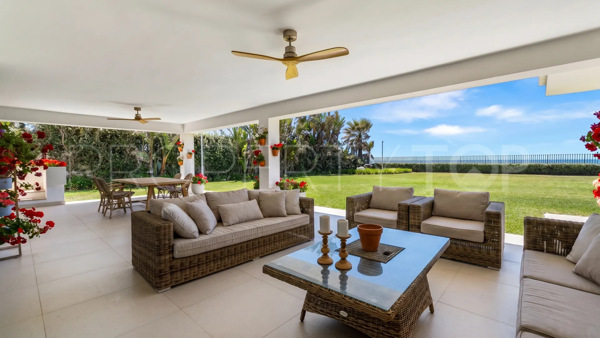 Comprar villa en Guadalmina Baja con 9 dormitorios