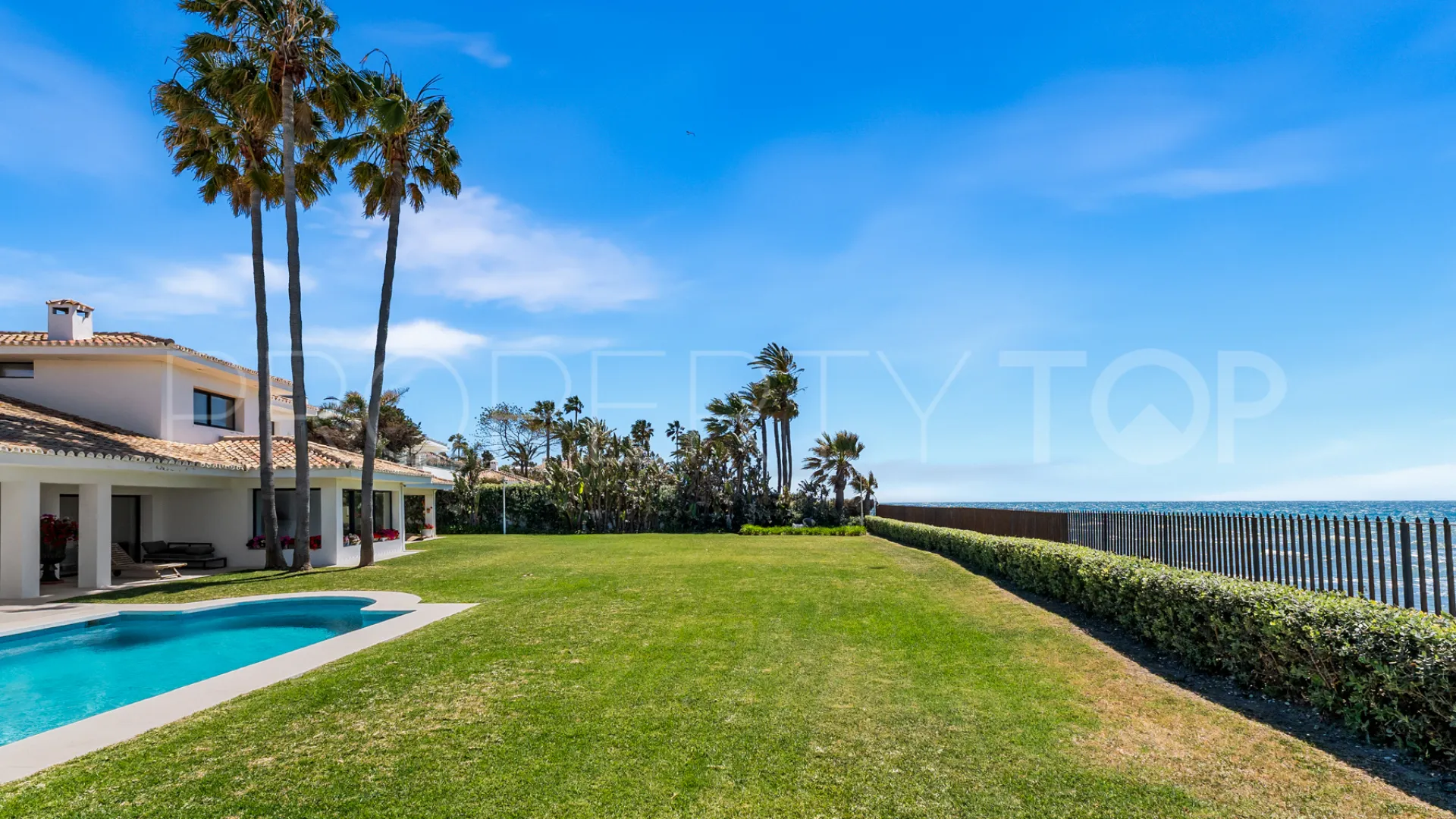 Comprar villa en Guadalmina Baja con 9 dormitorios