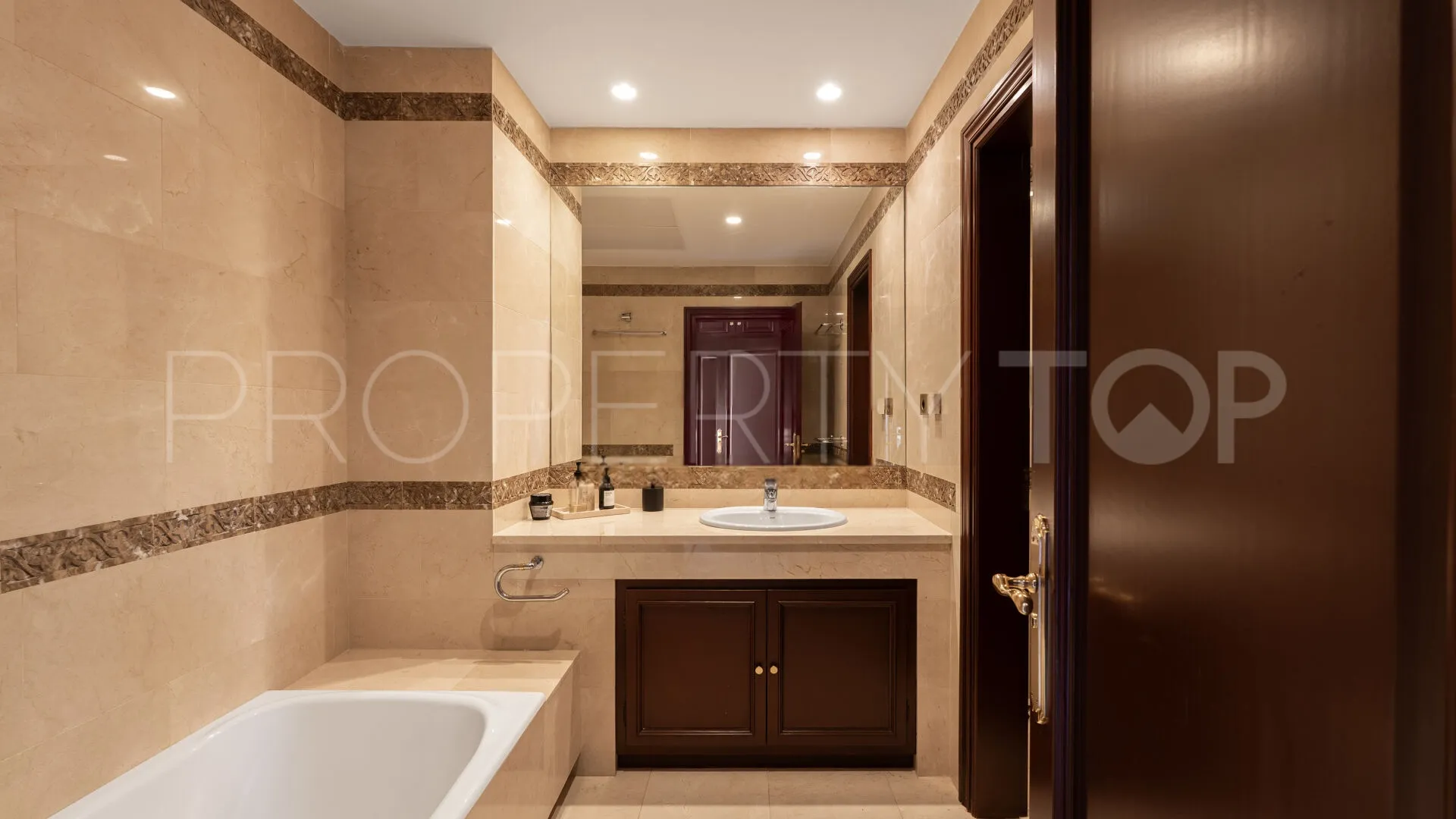 Sierra Blanca, villa con 6 dormitorios en venta