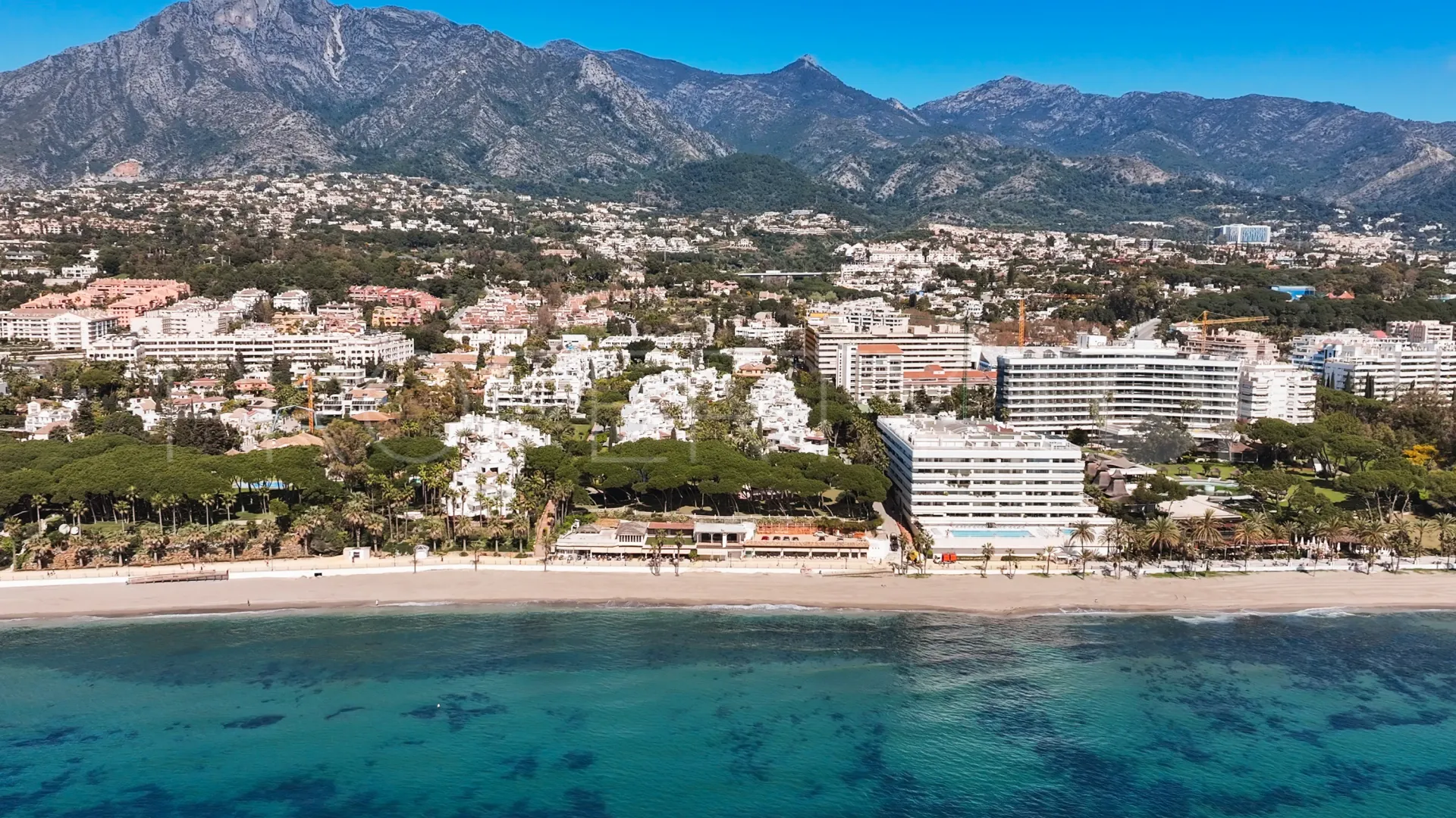 Se vende atico duplex en Marbella Golden Mile de 3 dormitorios