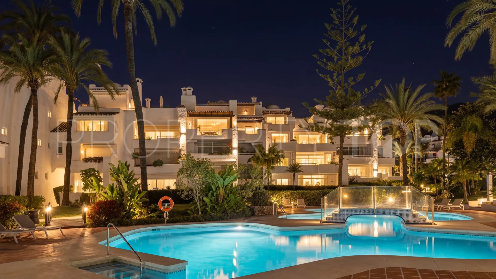 Se vende atico duplex en Marbella Golden Mile de 3 dormitorios