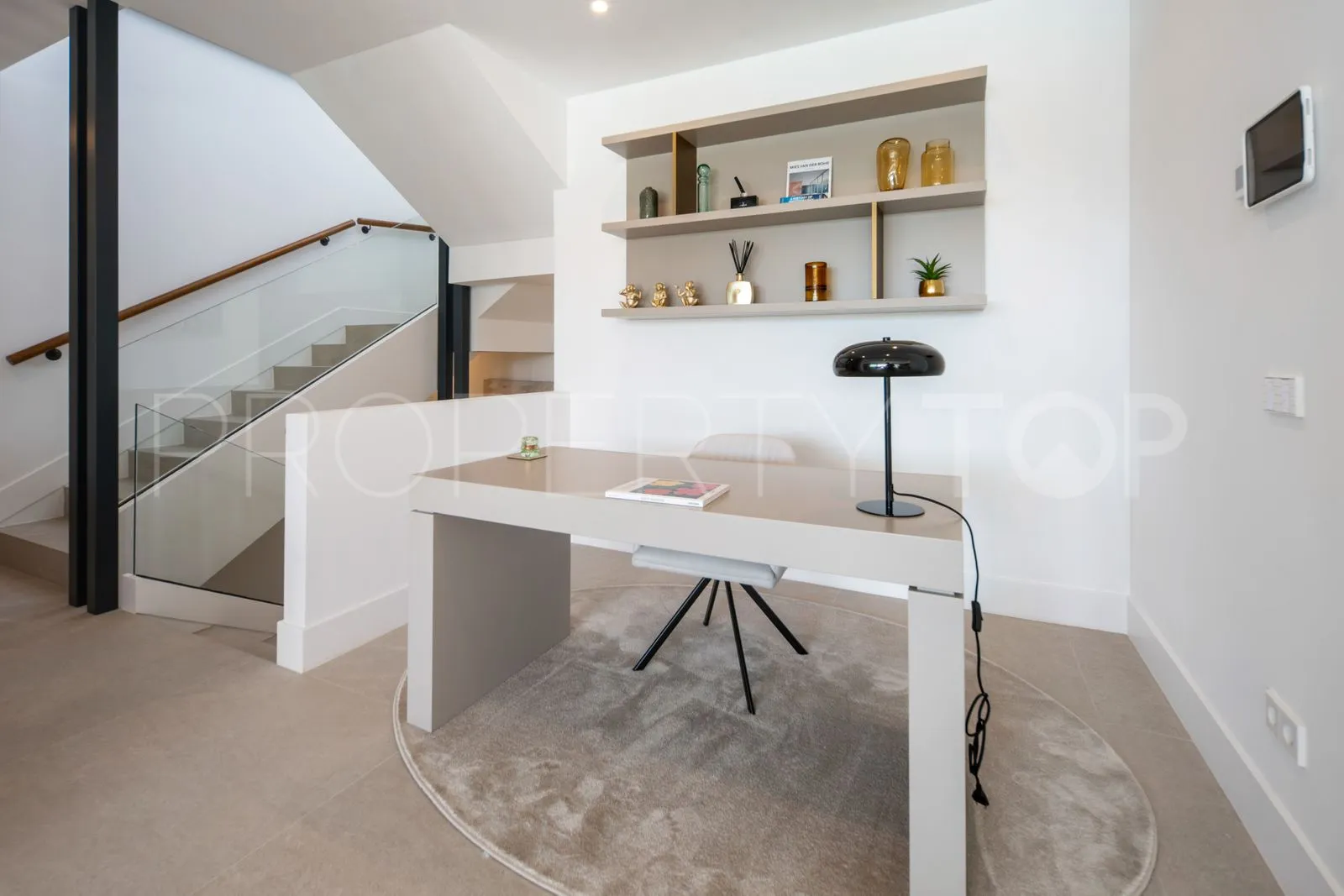 Estepona Este, villa en venta con 6 dormitorios