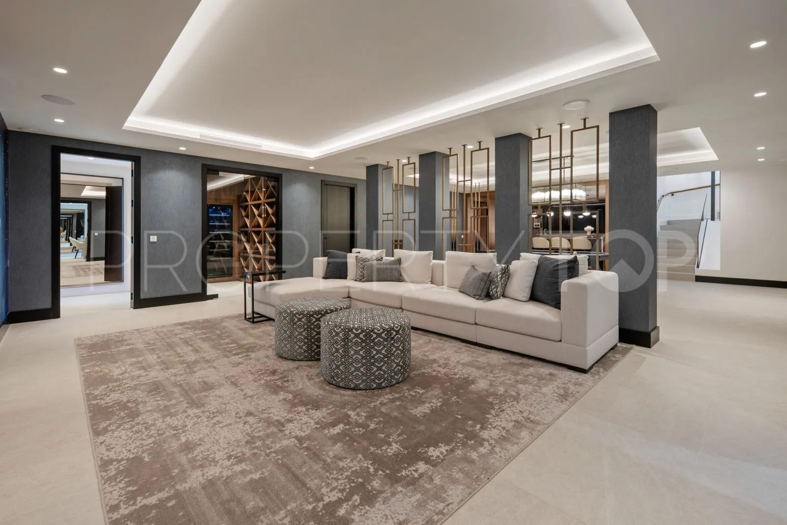 Estepona Este, villa en venta con 6 dormitorios