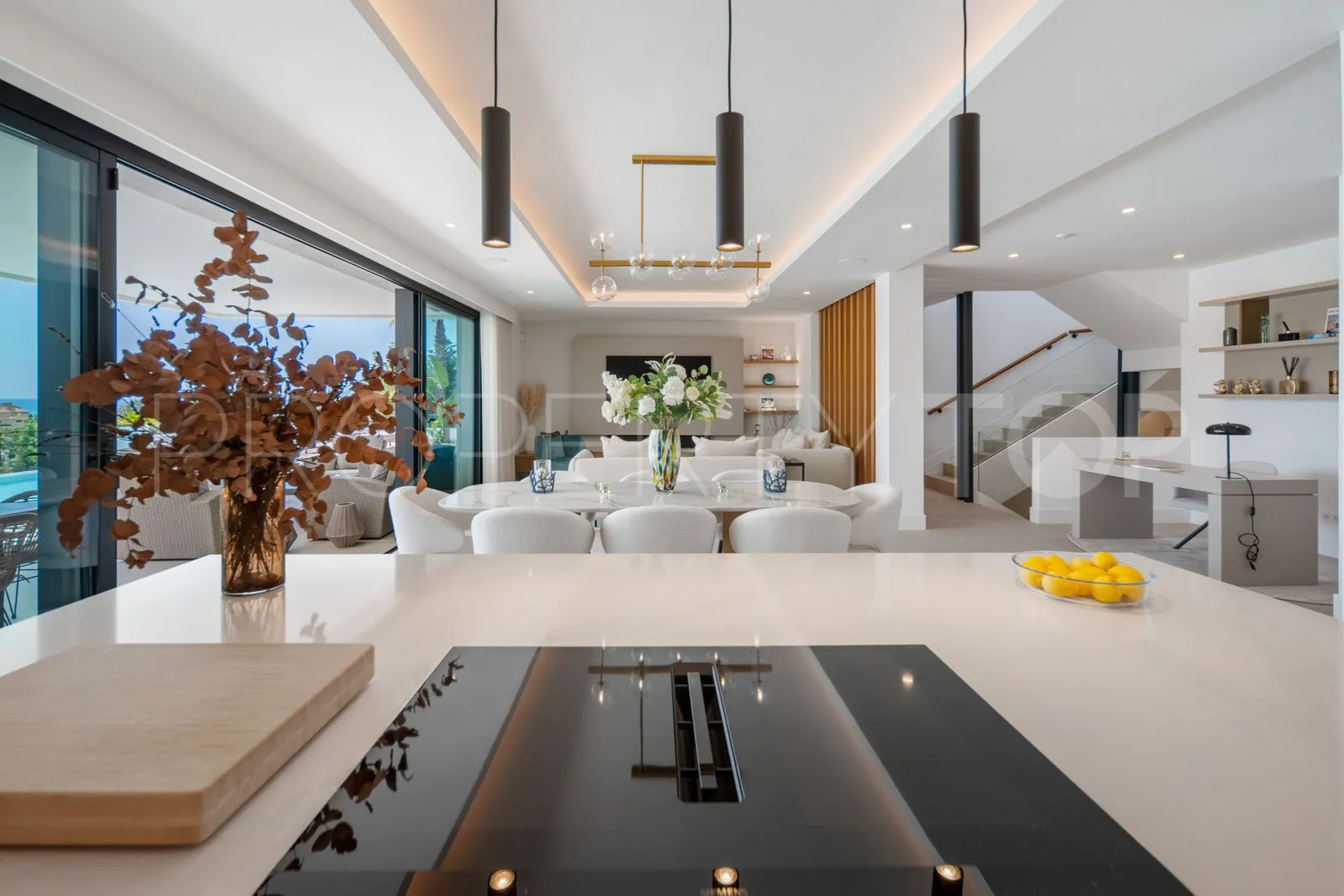 Estepona Este, villa en venta con 6 dormitorios