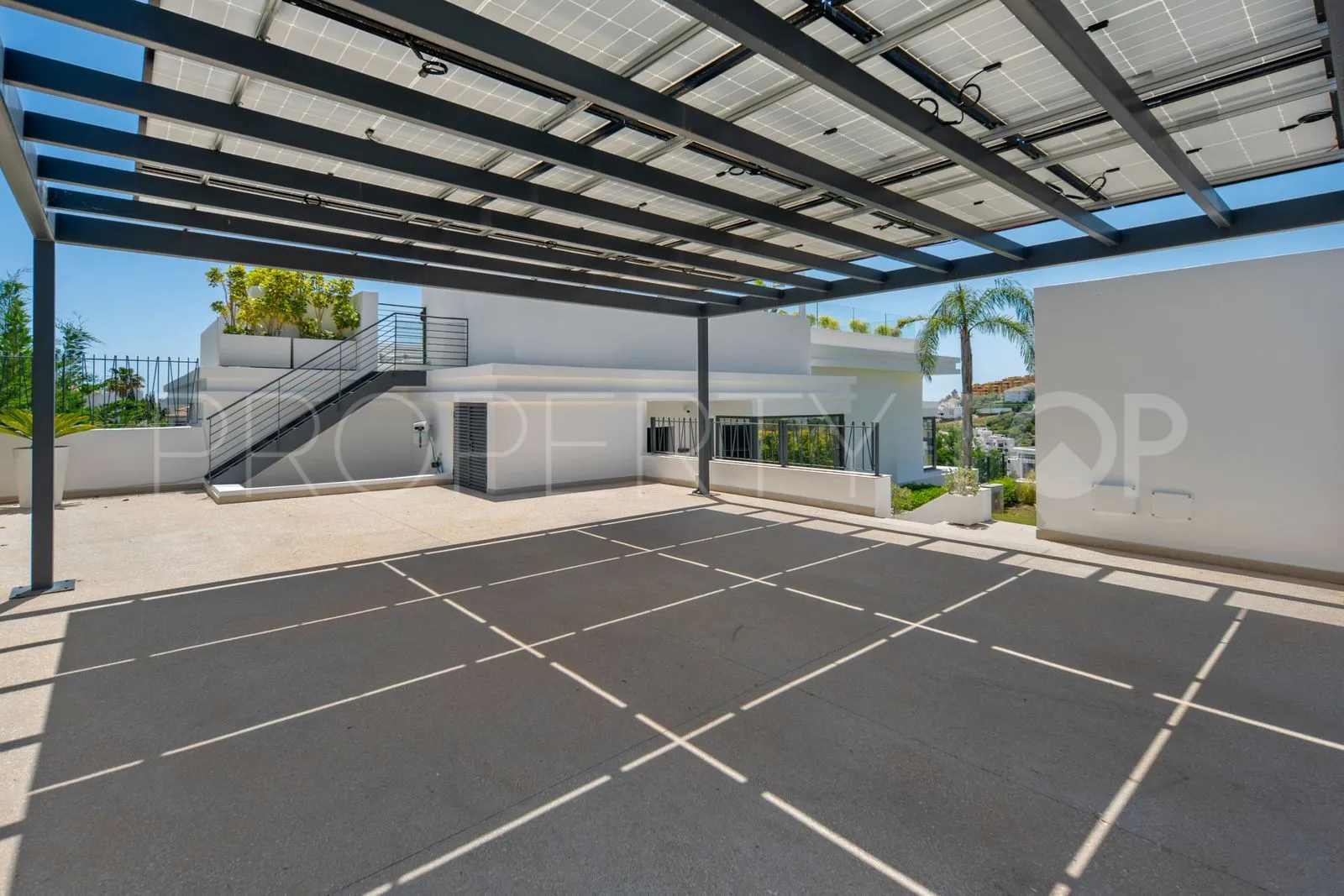 Estepona Este, villa en venta con 6 dormitorios