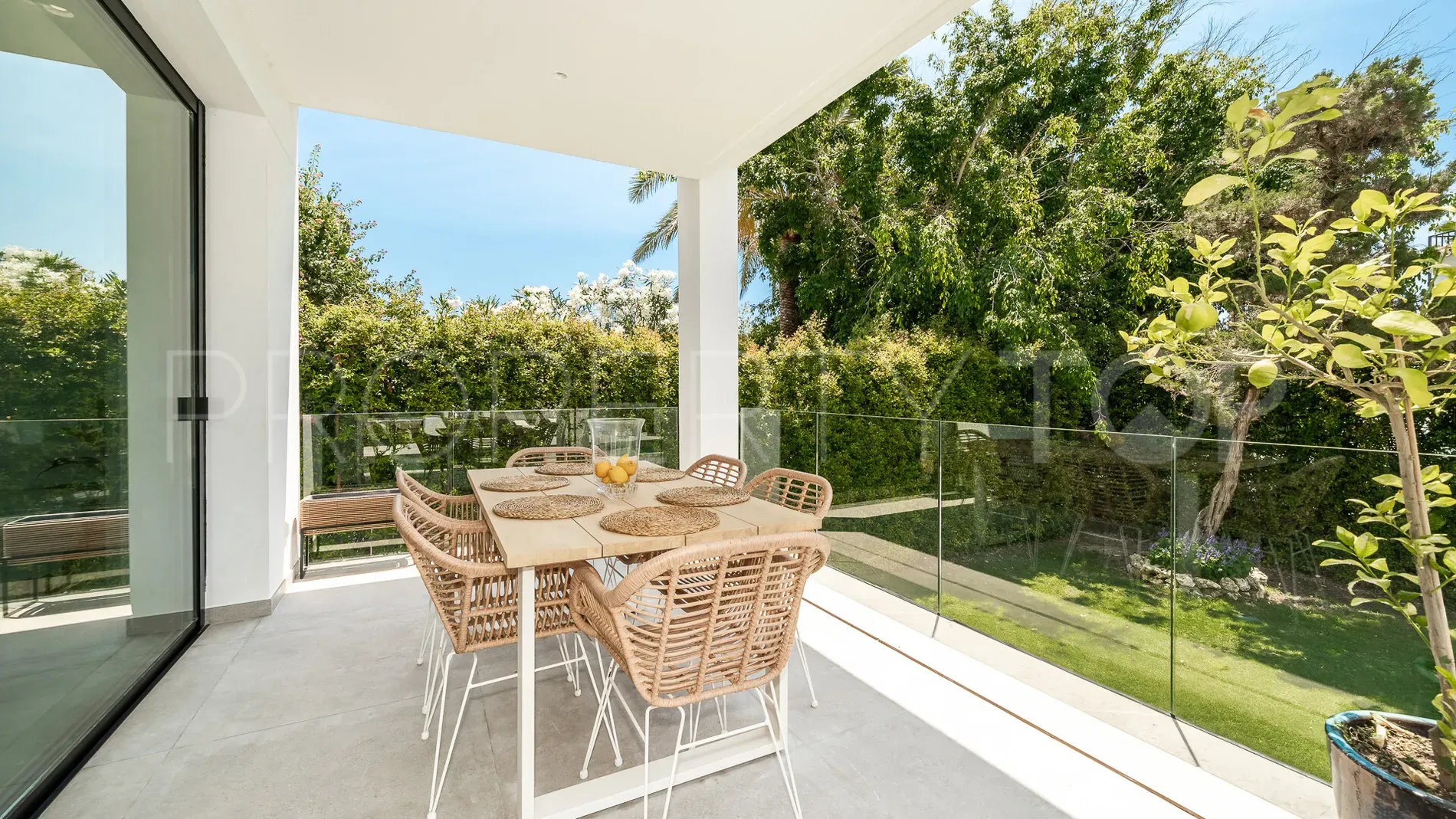 Villa en venta en Marbesa con 5 dormitorios