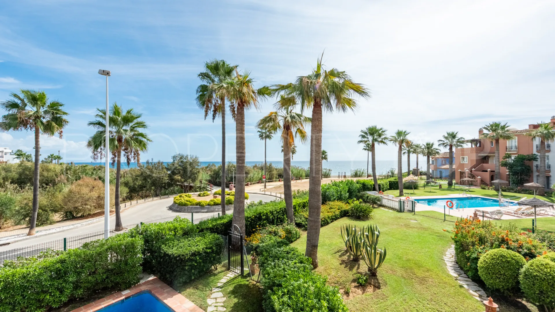 5 bedrooms villa in Bahia de Casares for sale