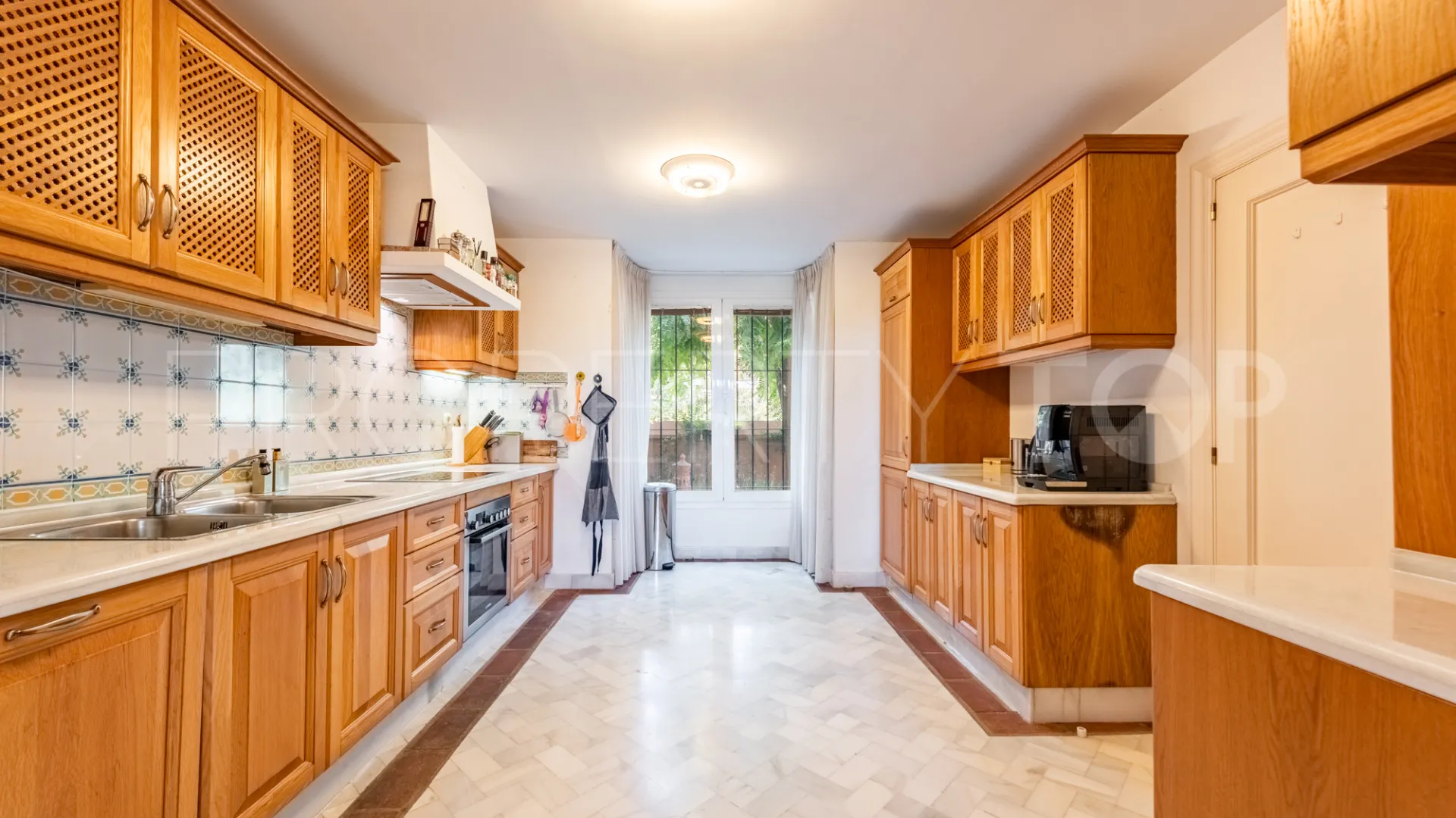5 bedrooms villa in Bahia de Casares for sale