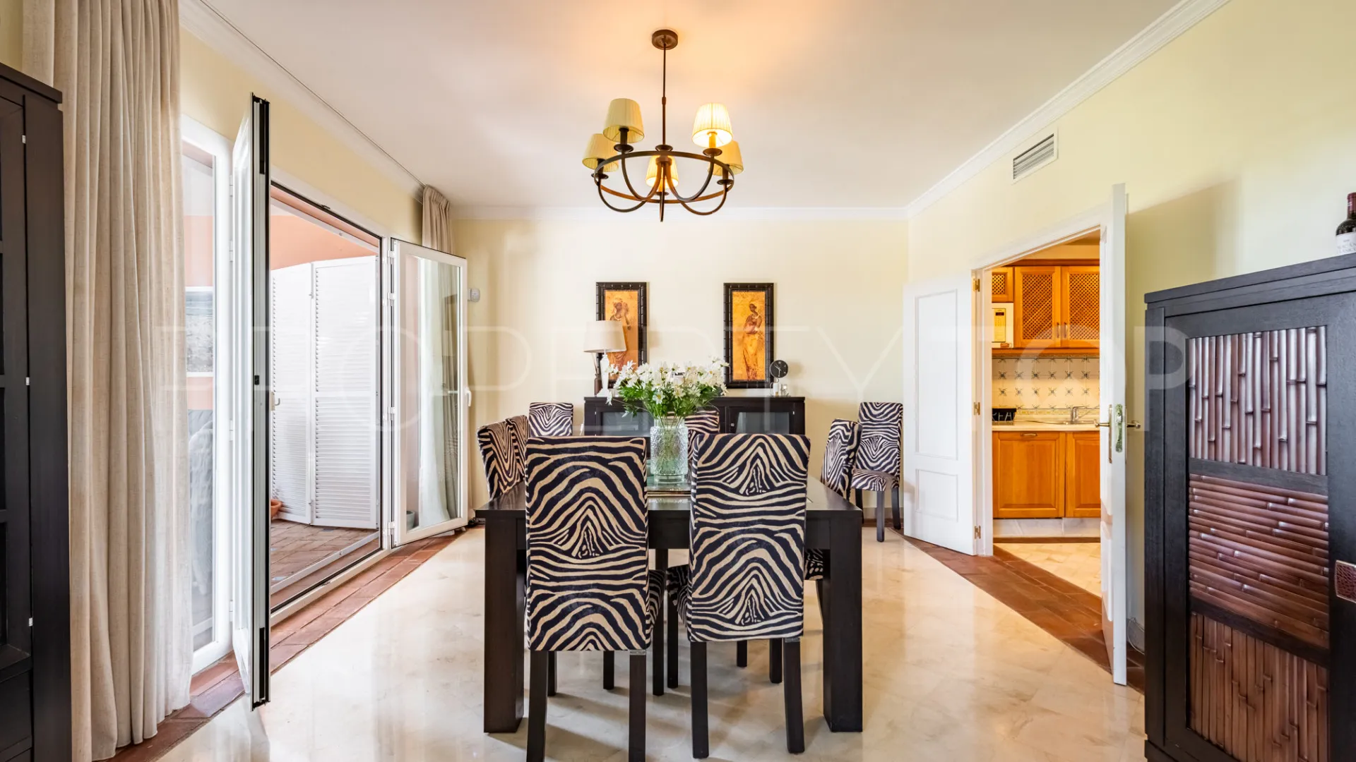 5 bedrooms villa in Bahia de Casares for sale