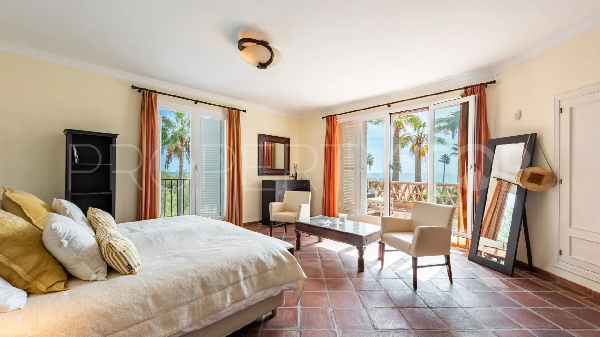 5 bedrooms villa in Bahia de Casares for sale