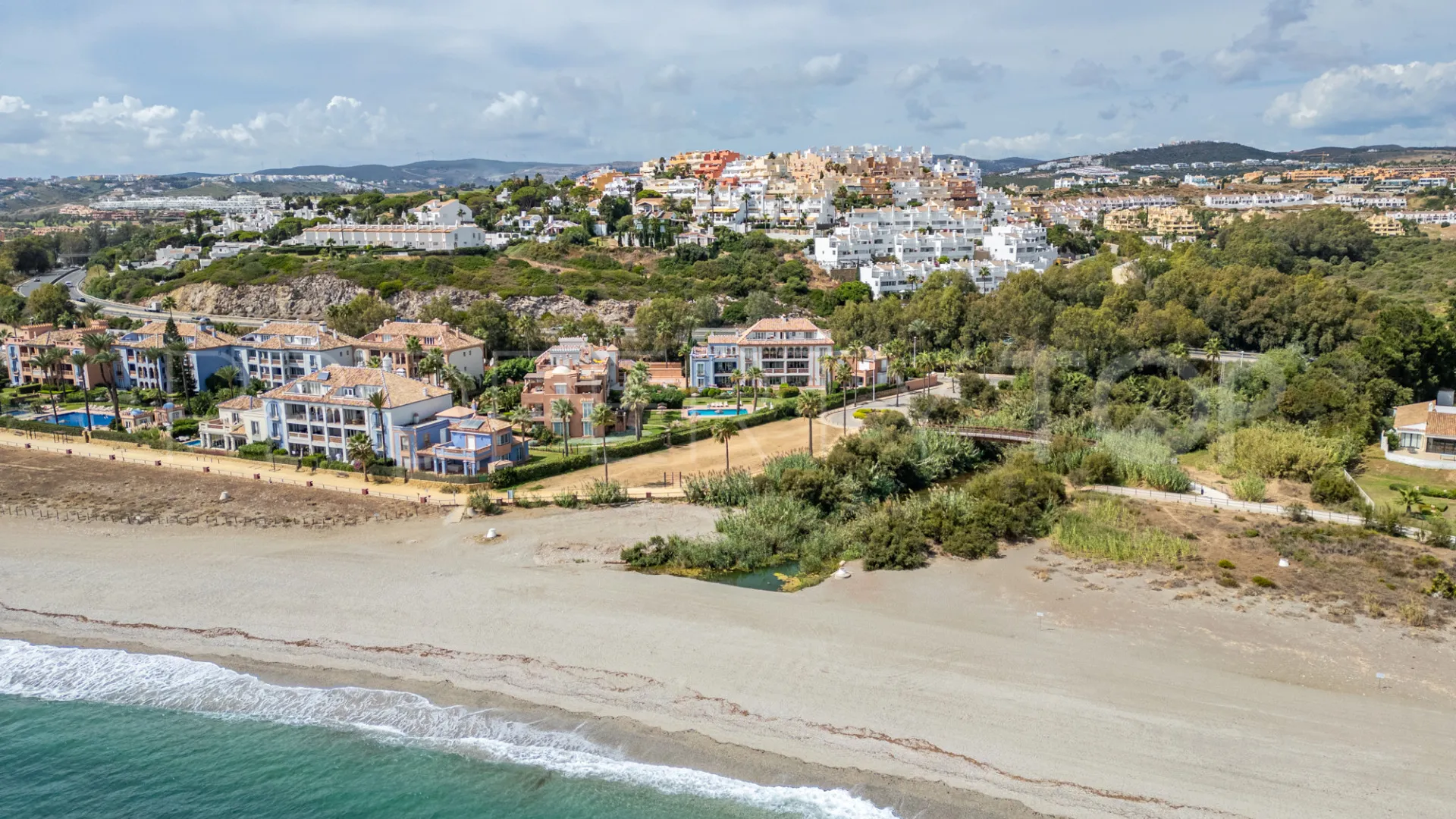 5 bedrooms villa in Bahia de Casares for sale