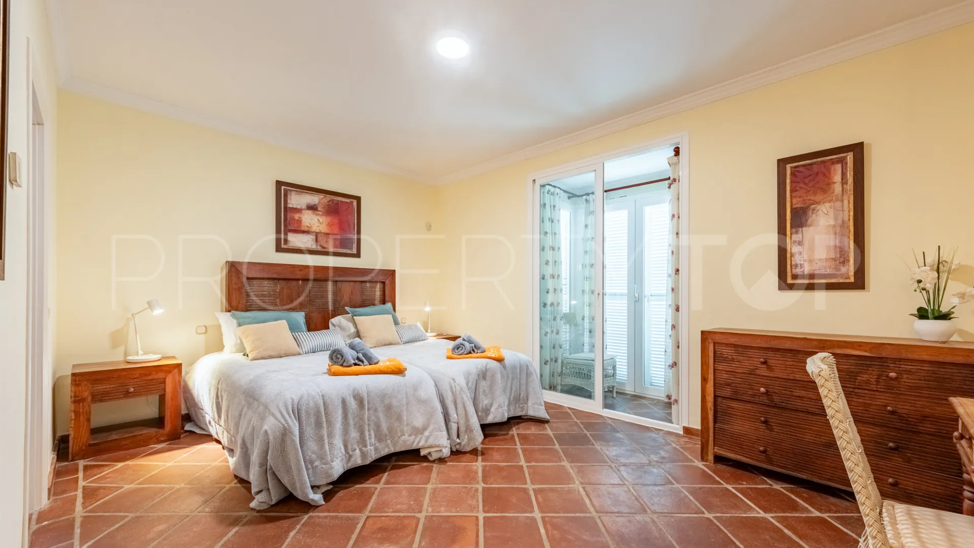 5 bedrooms villa in Bahia de Casares for sale