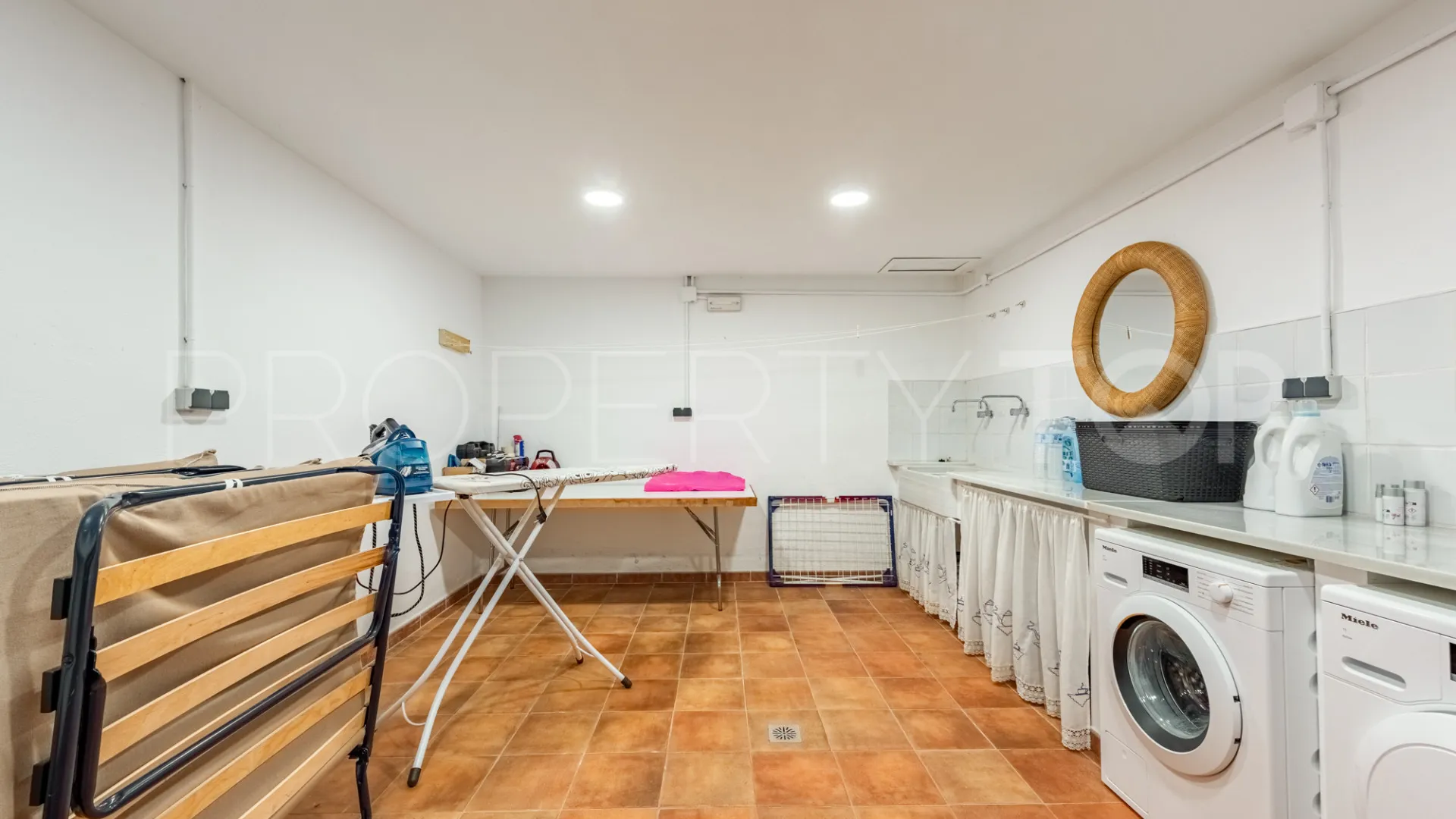 5 bedrooms villa in Bahia de Casares for sale